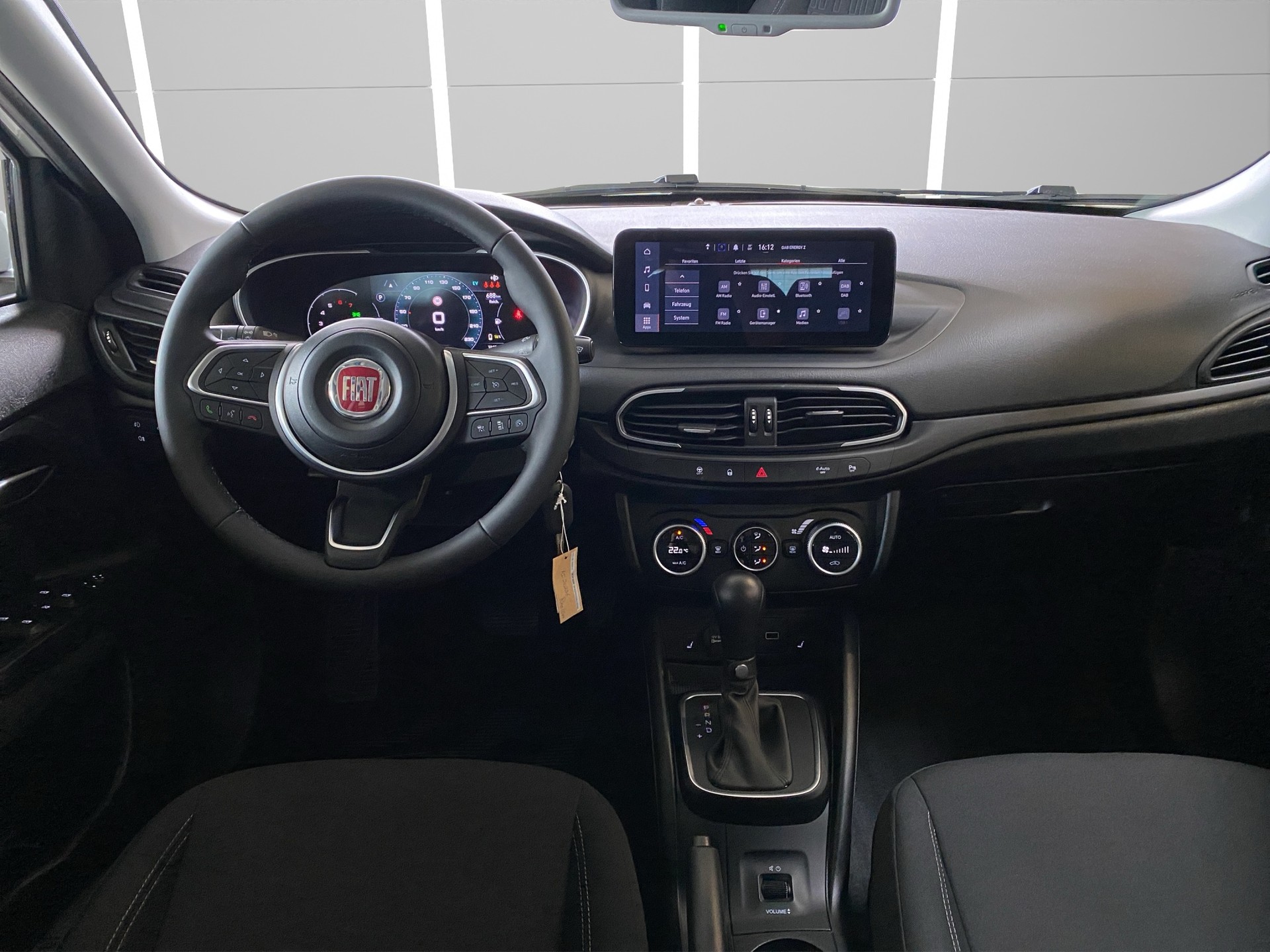 FIAT Tipo Hybrid 1.5 Swiss Edition Cross-image-11