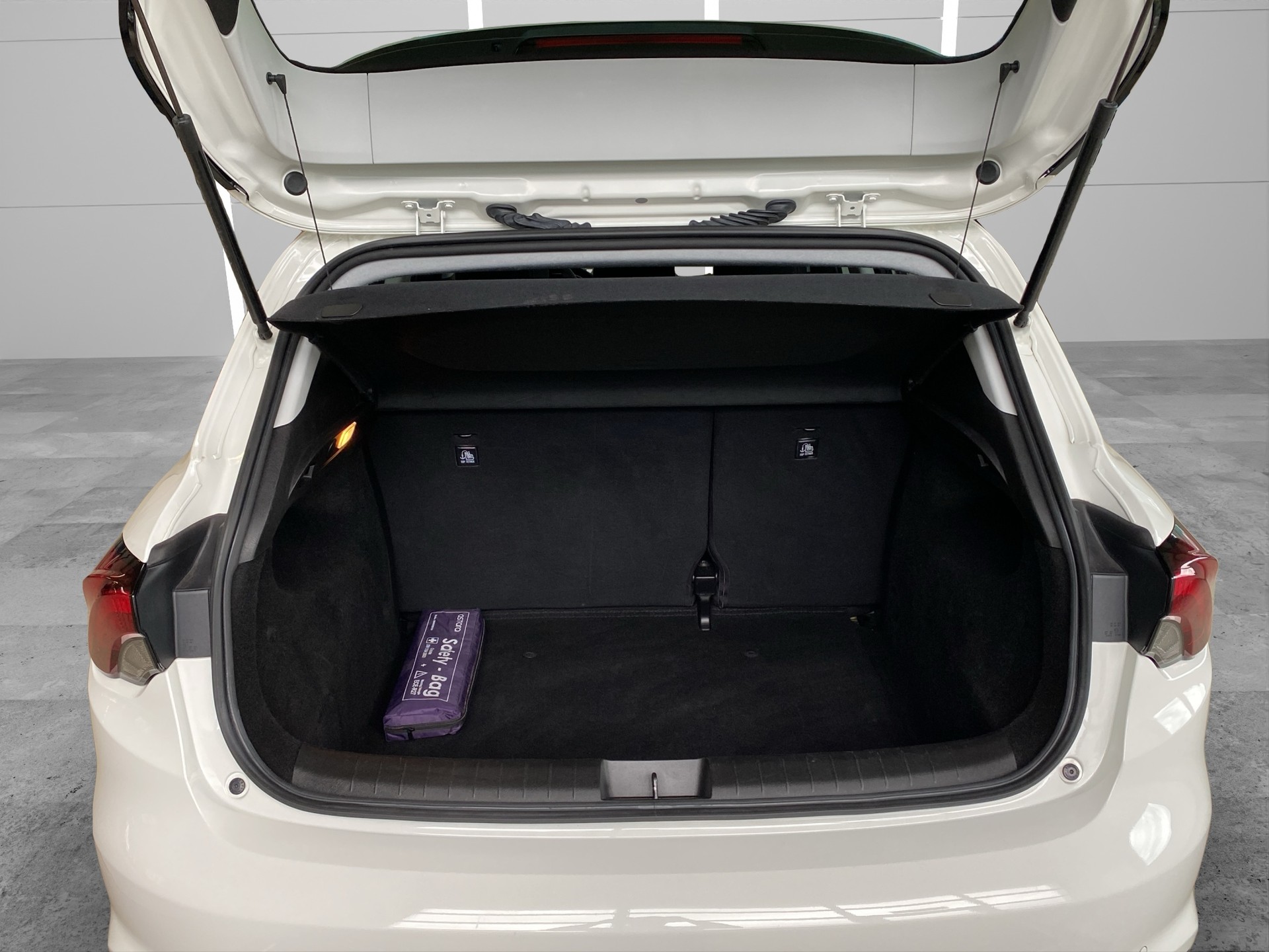 FIAT Tipo Hybrid 1.5 Swiss Edition Cross-image-5