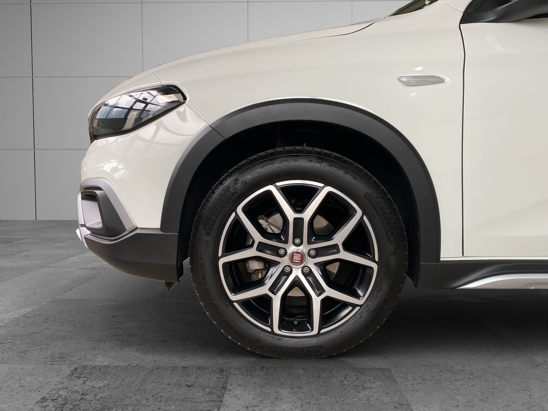 FIAT Tipo Hybrid 1.5 Swiss Edition Cross-image-15
