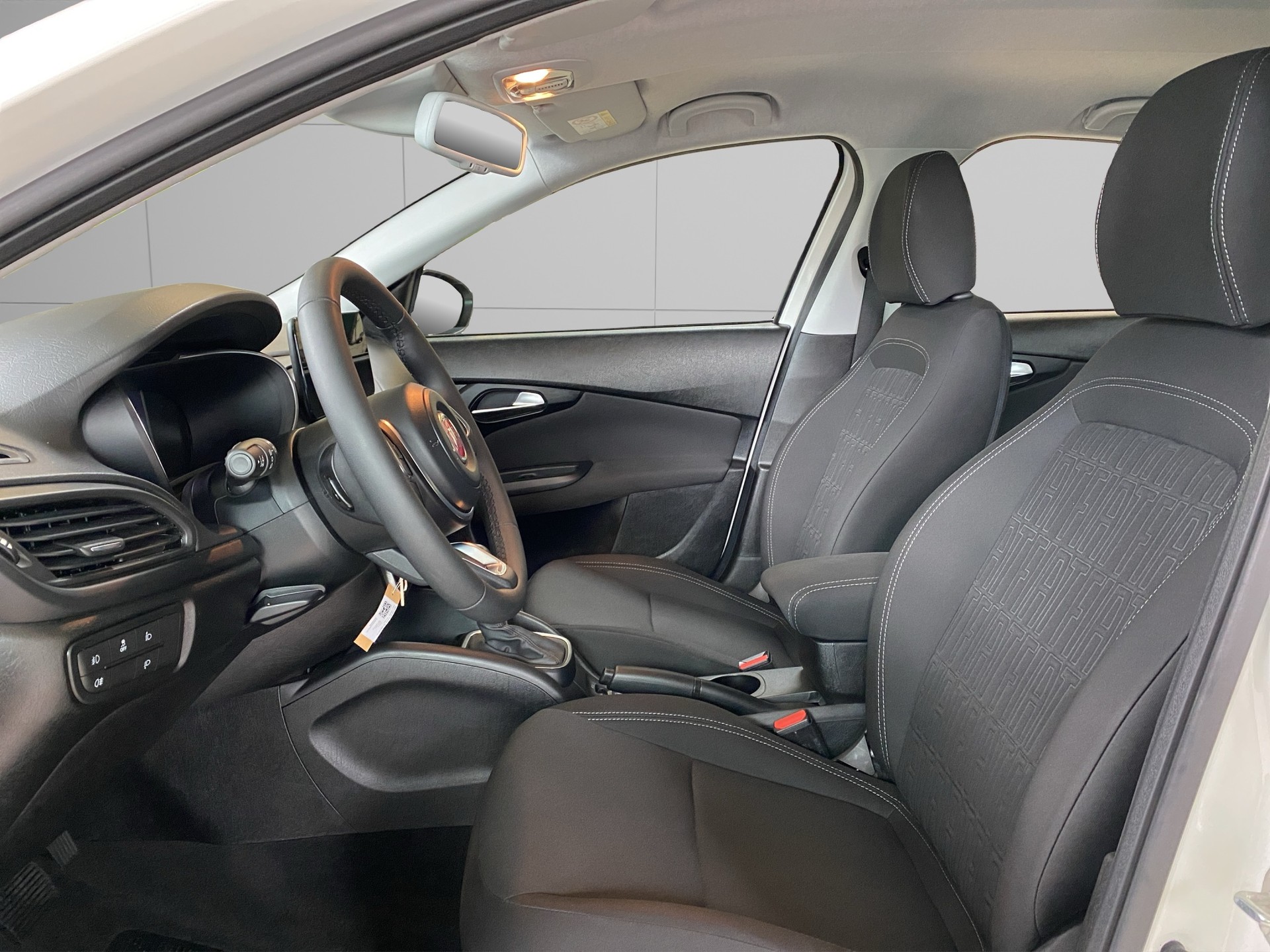 FIAT Tipo Hybrid 1.5 Swiss Edition Cross-image-9