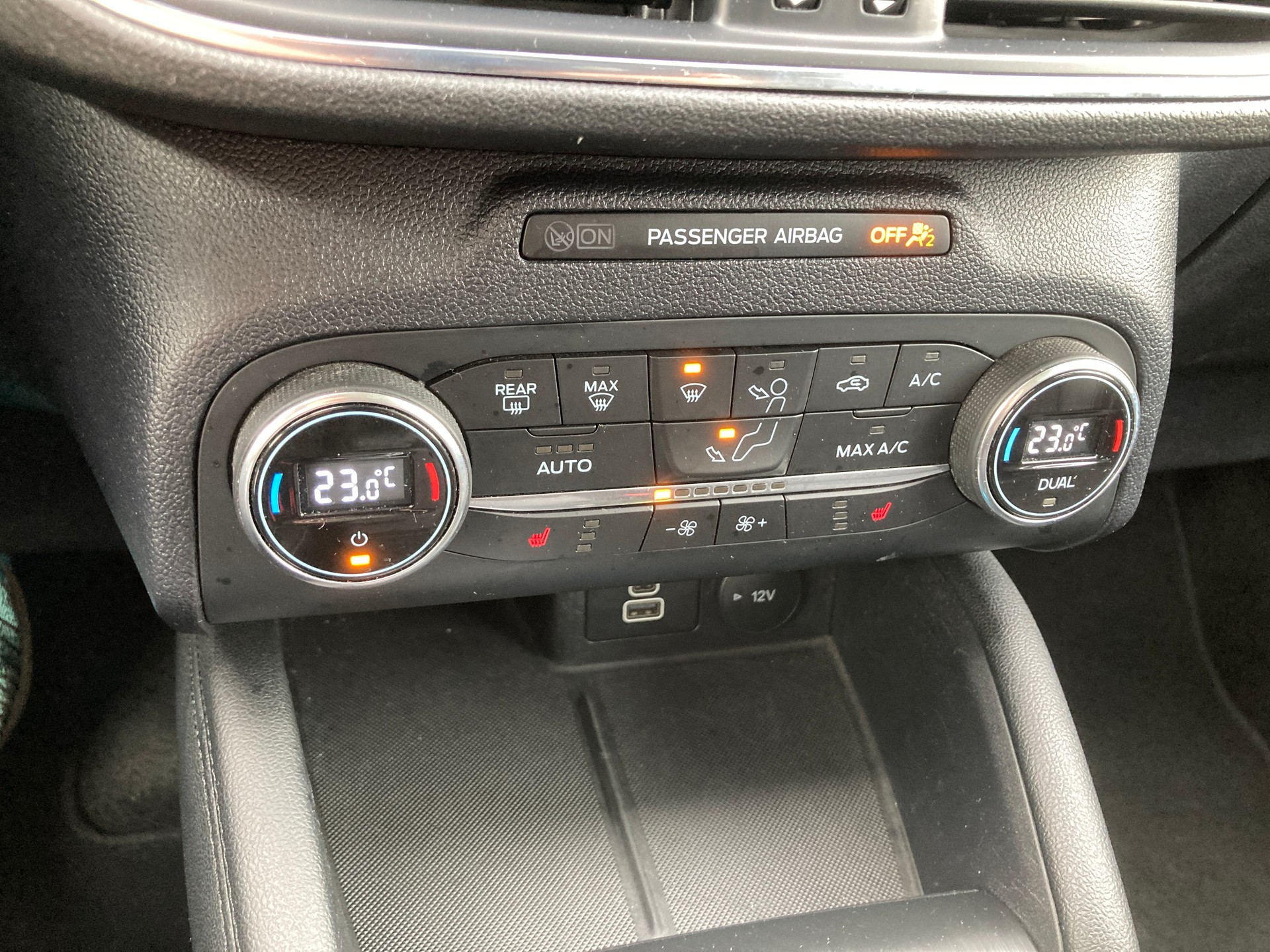 FORD Kuga 2.5 FHEV Titanium X 4WD-image-11