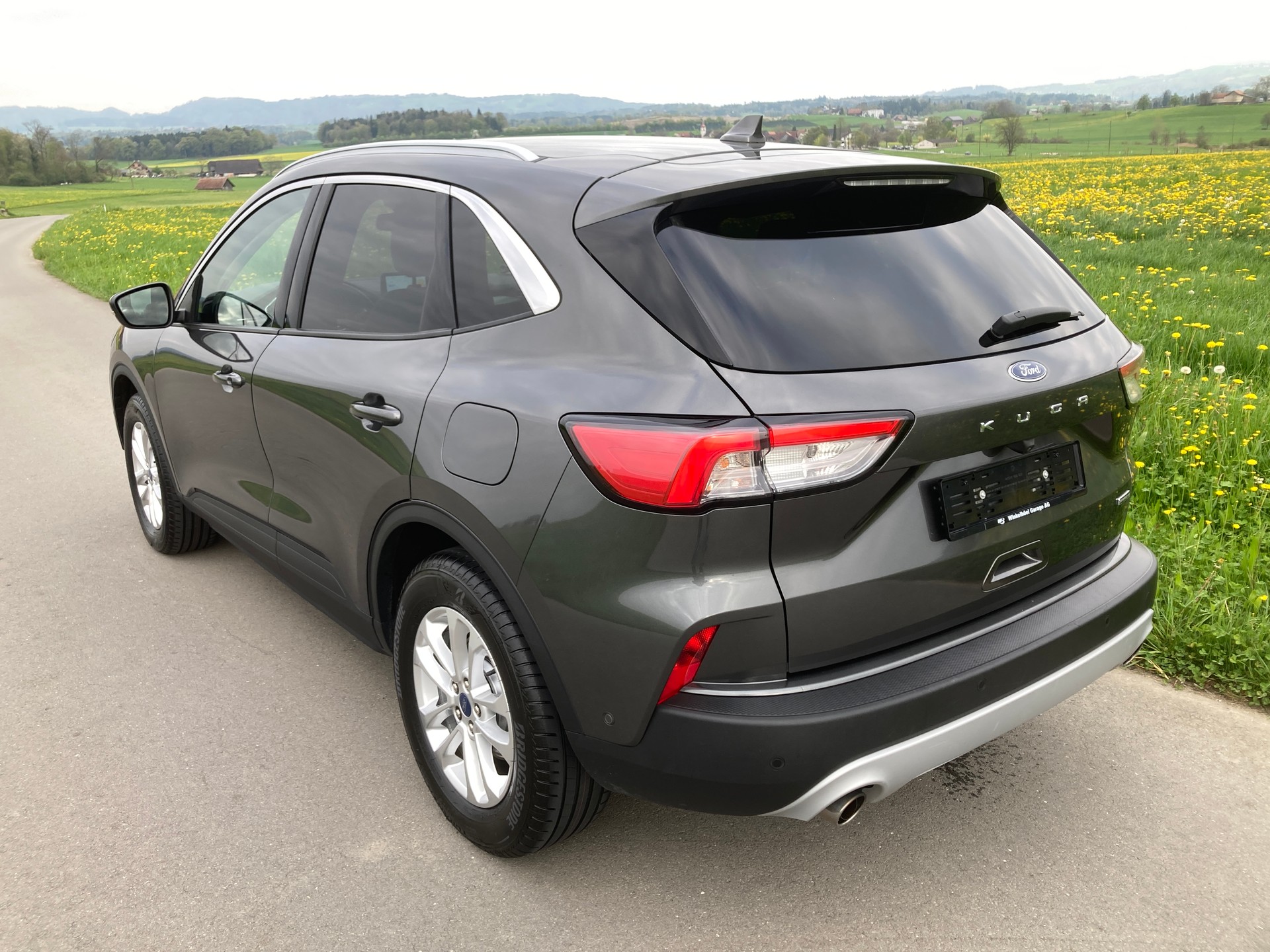 FORD Kuga 2.5 FHEV Titanium X 4WD-image-3