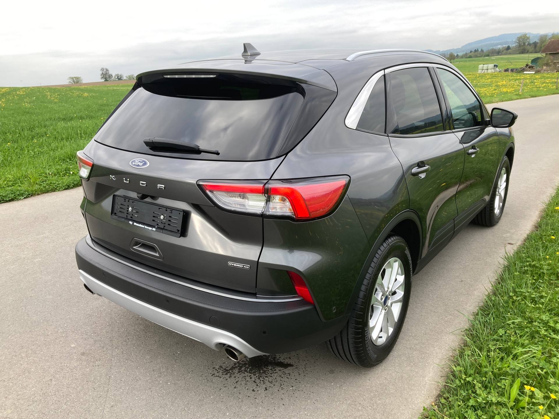 FORD Kuga 2.5 FHEV Titanium X 4WD-image-2