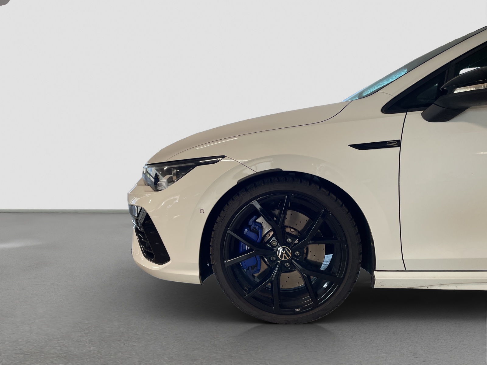 VW Golf 2.0 TSI R DSG 4Motion-image-4