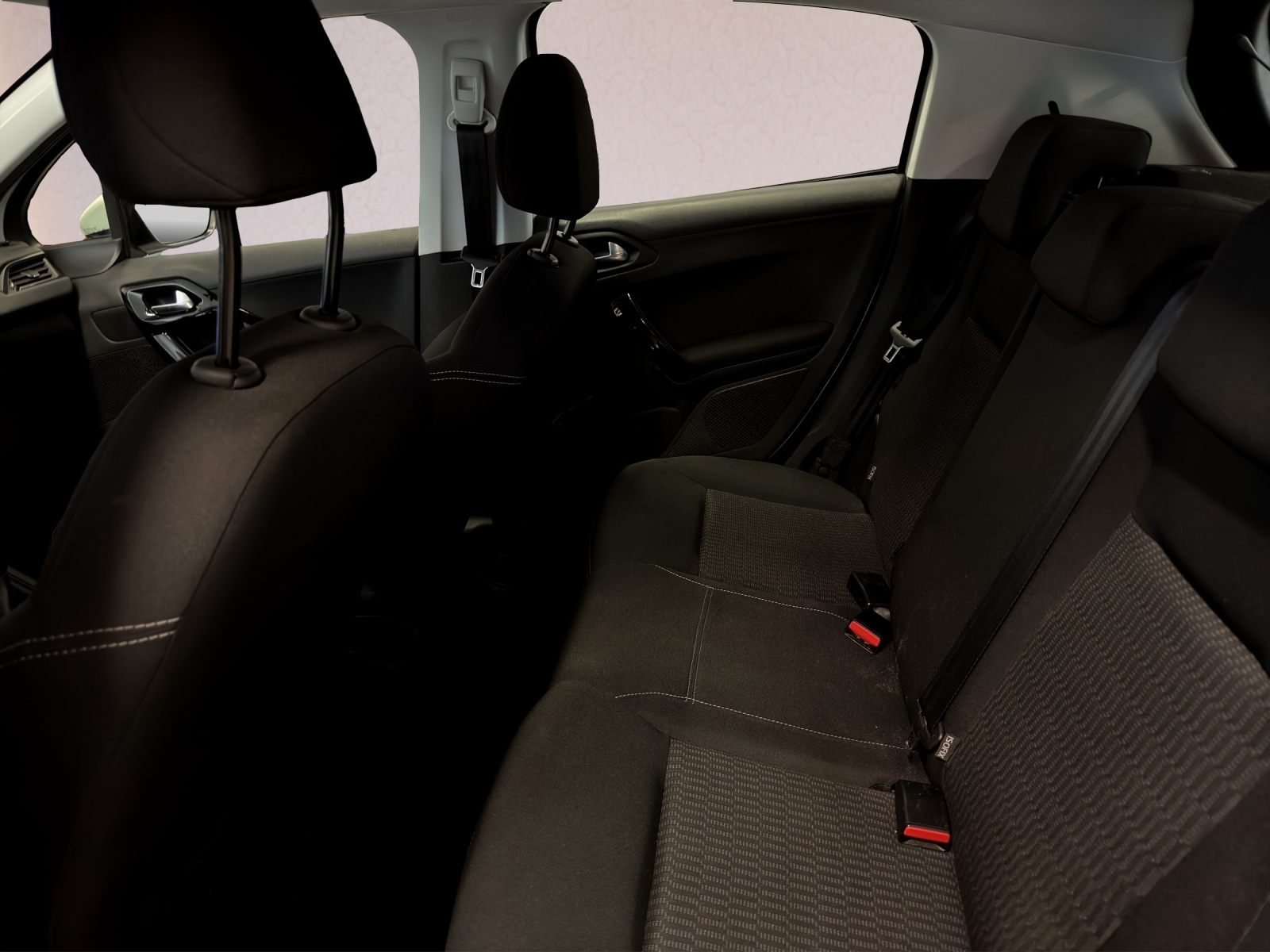 PEUGEOT 208 1.2 PureTech Signature-image-12