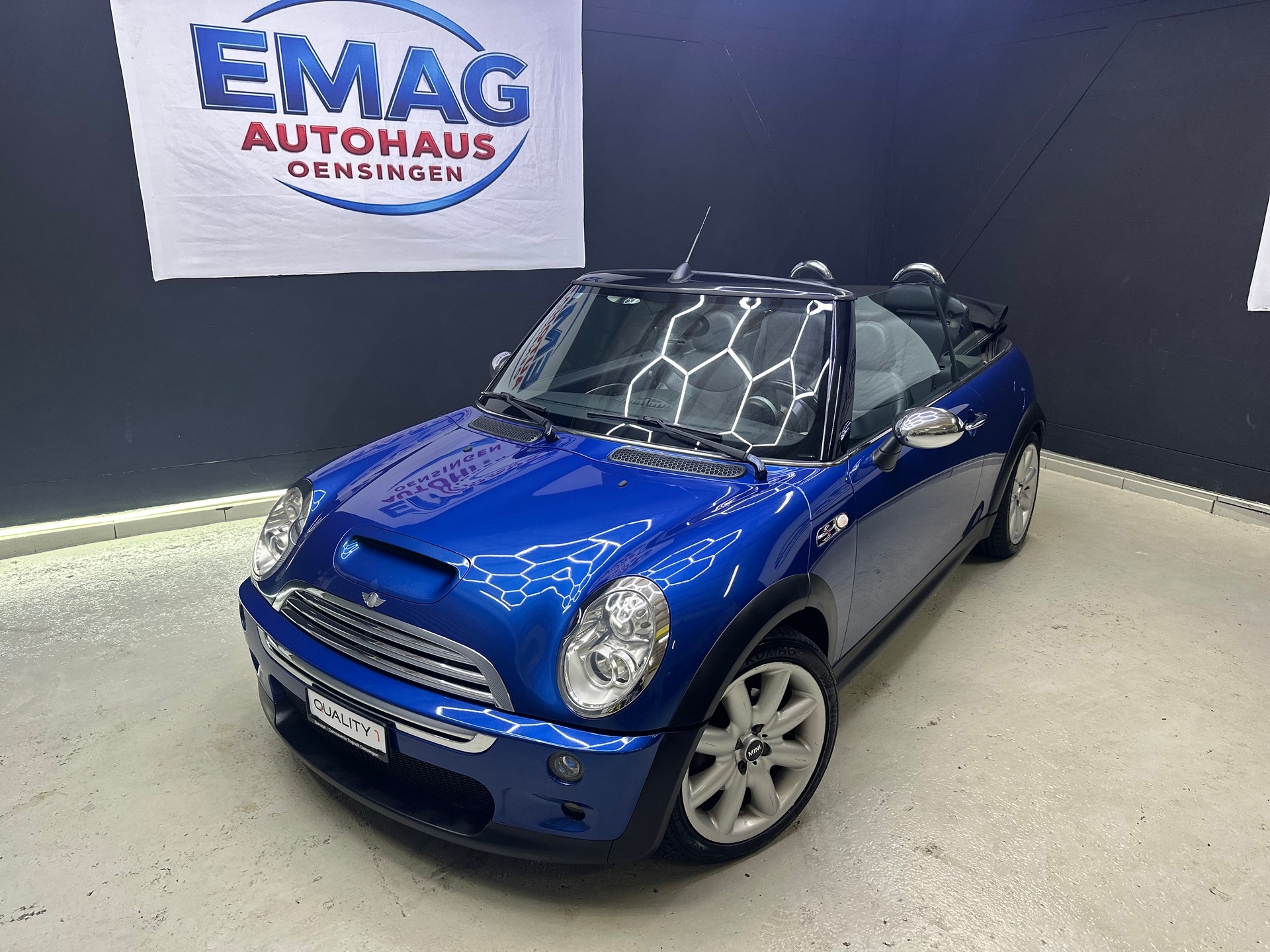 MINI Cooper S Cabriolet-image-0