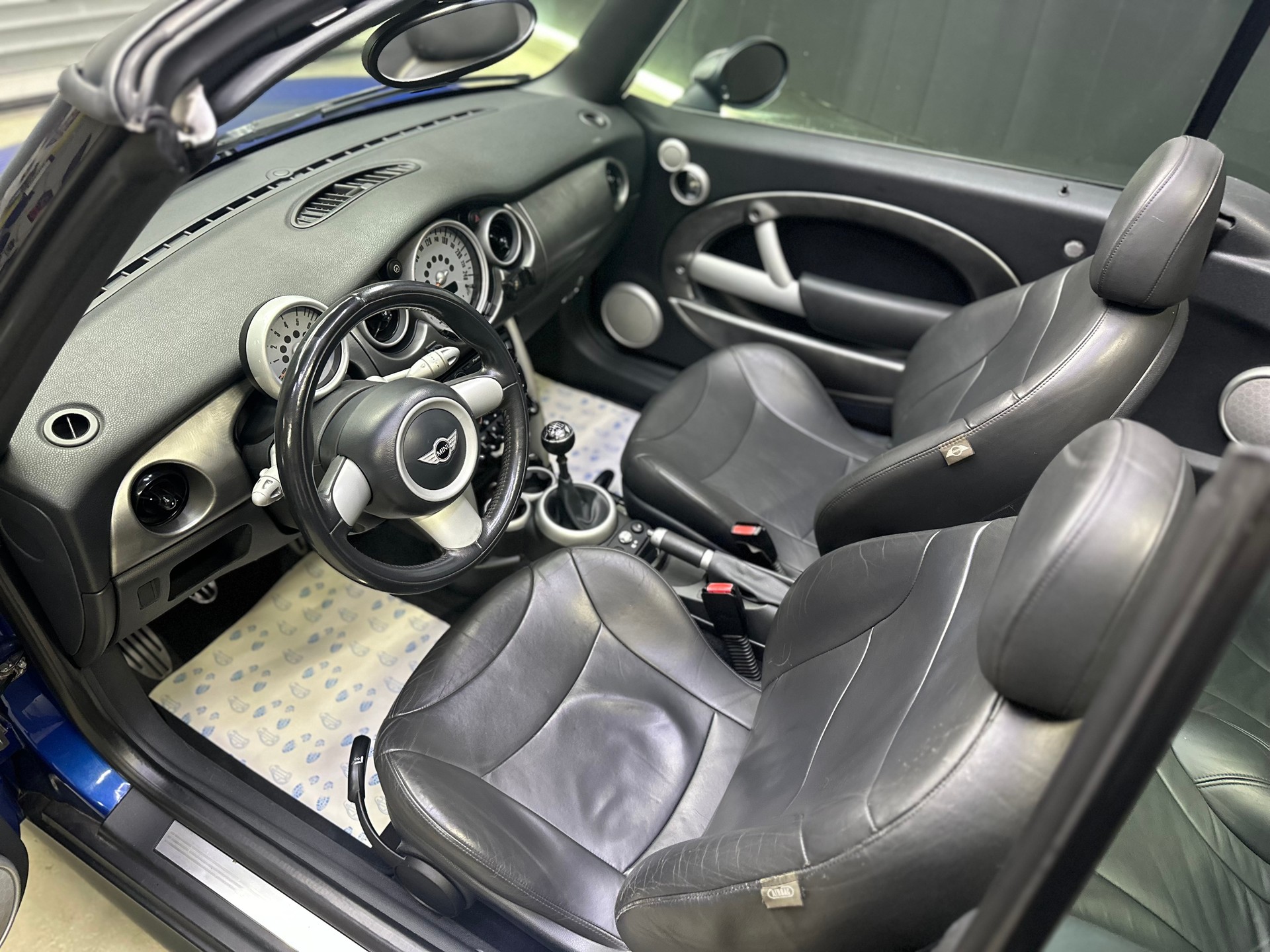 MINI Cooper S Cabriolet-image-12