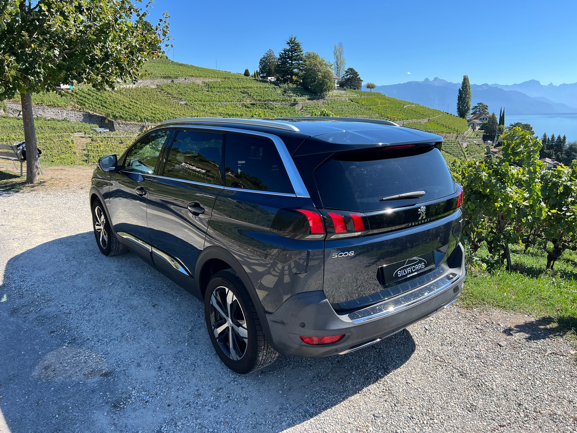 PEUGEOT 5008 1.6 Pure Tech GT LineEAT8-image-4
