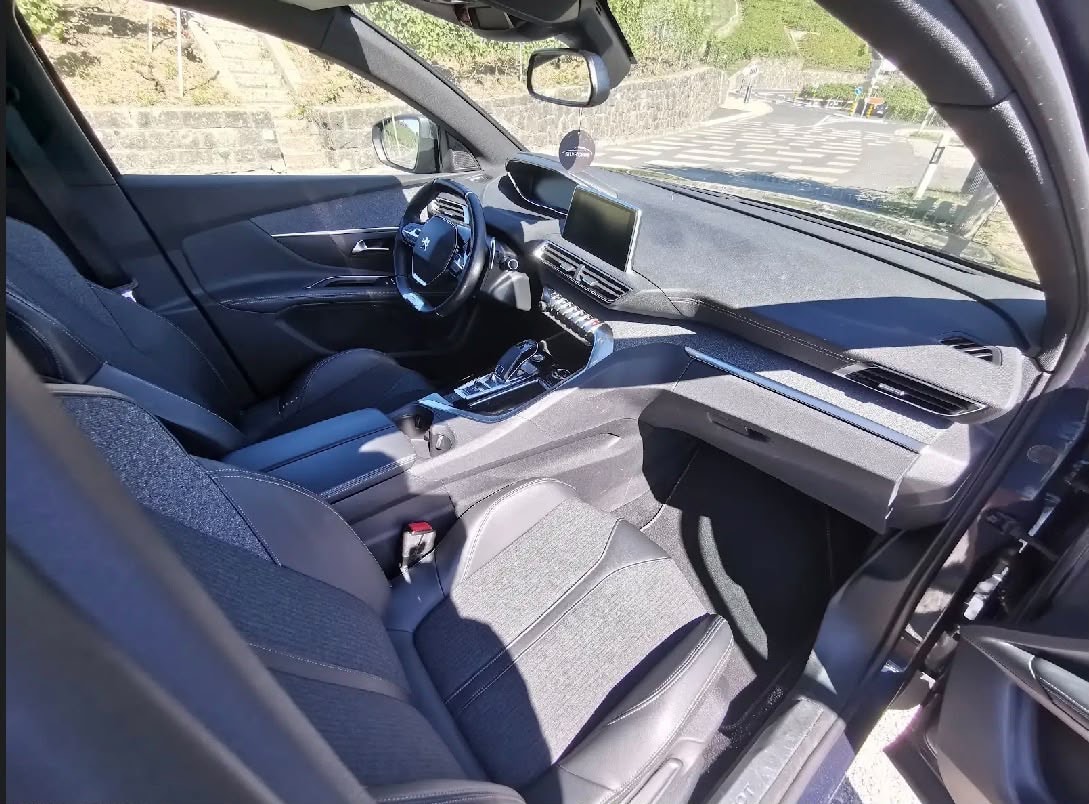 PEUGEOT 5008 1.6 Pure Tech GT LineEAT8-image-8