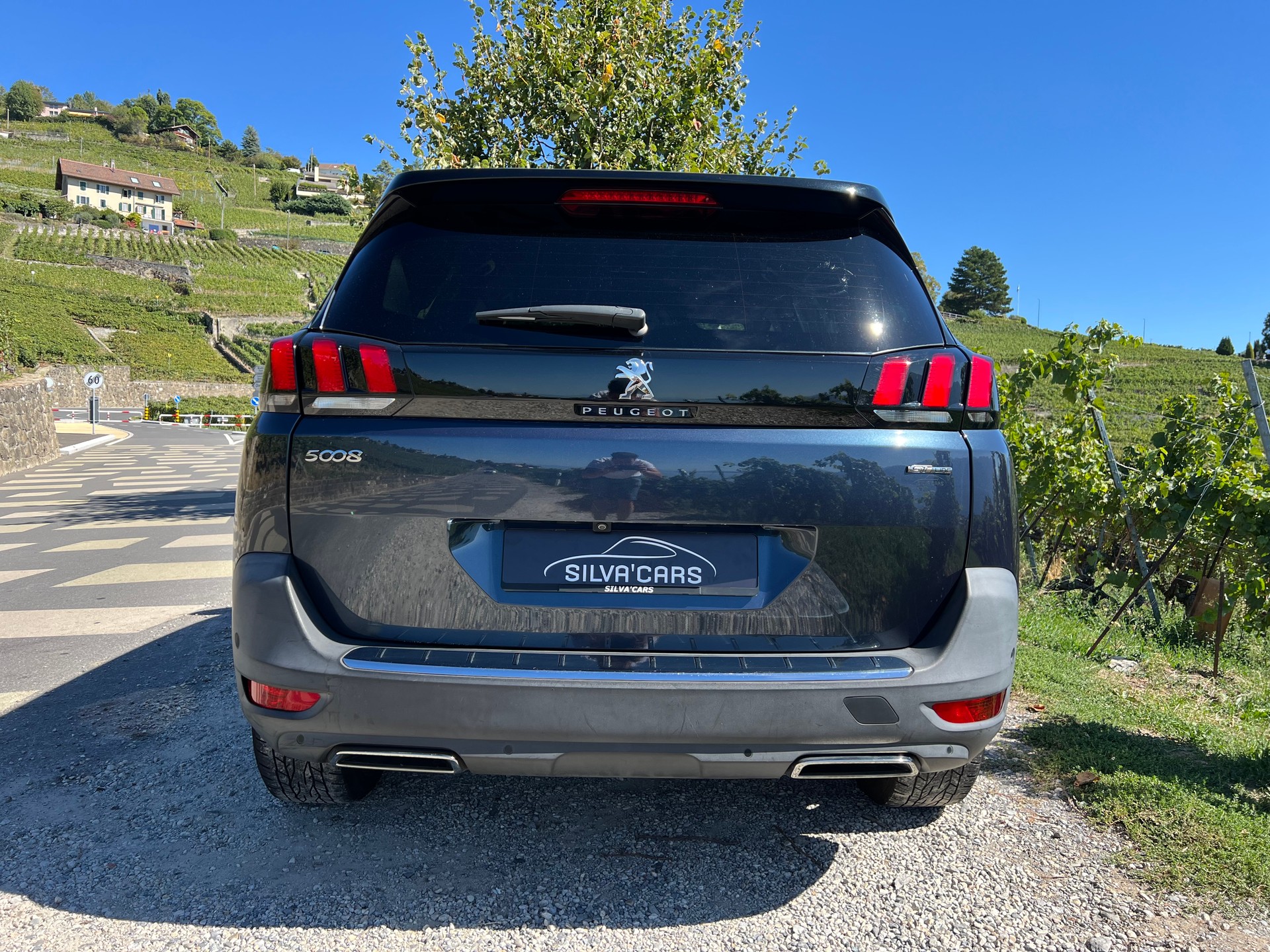 PEUGEOT 5008 1.6 Pure Tech GT LineEAT8-image-5