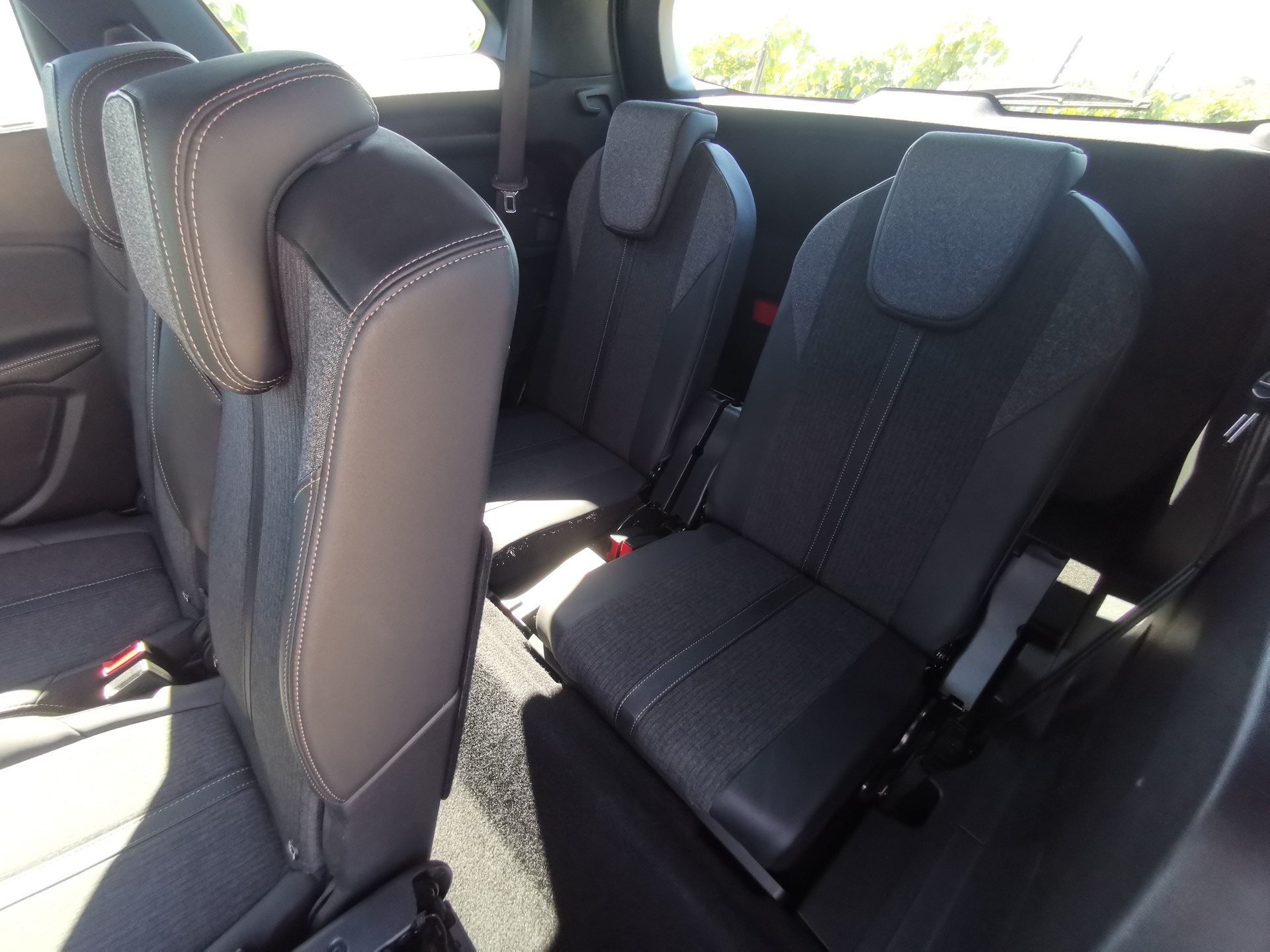 PEUGEOT 5008 1.6 Pure Tech GT LineEAT8-image-12