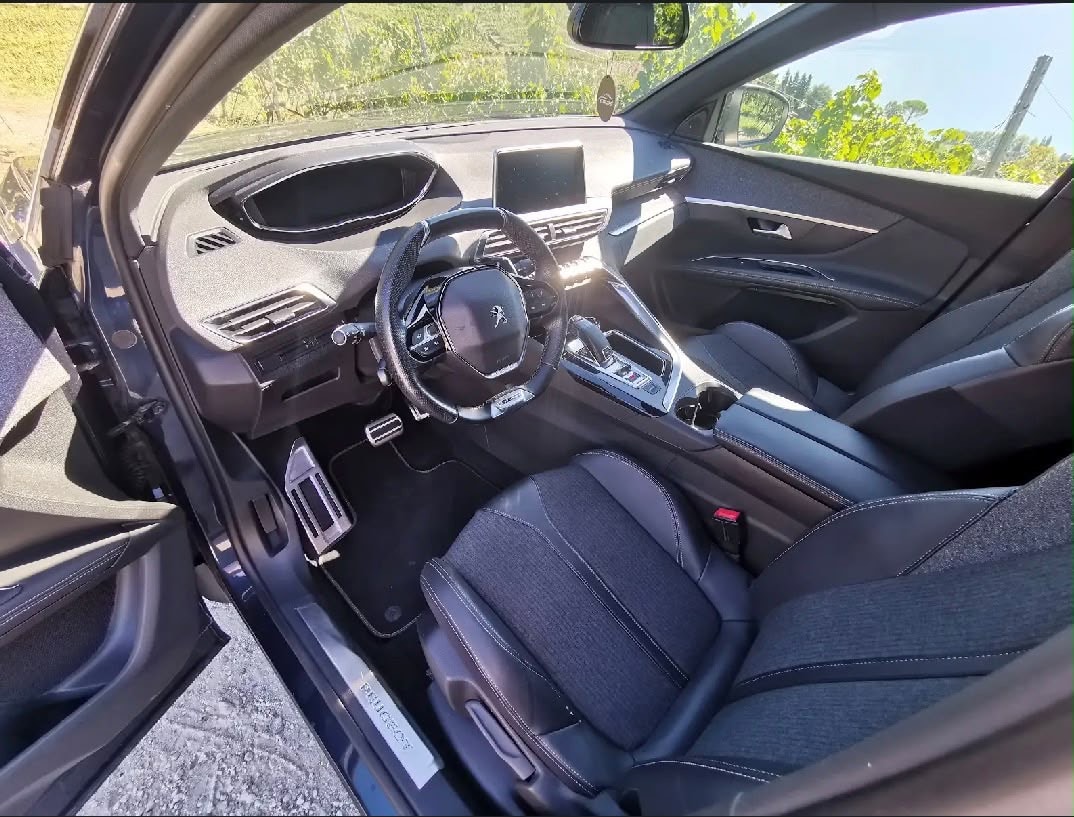 PEUGEOT 5008 1.6 Pure Tech GT LineEAT8-image-6