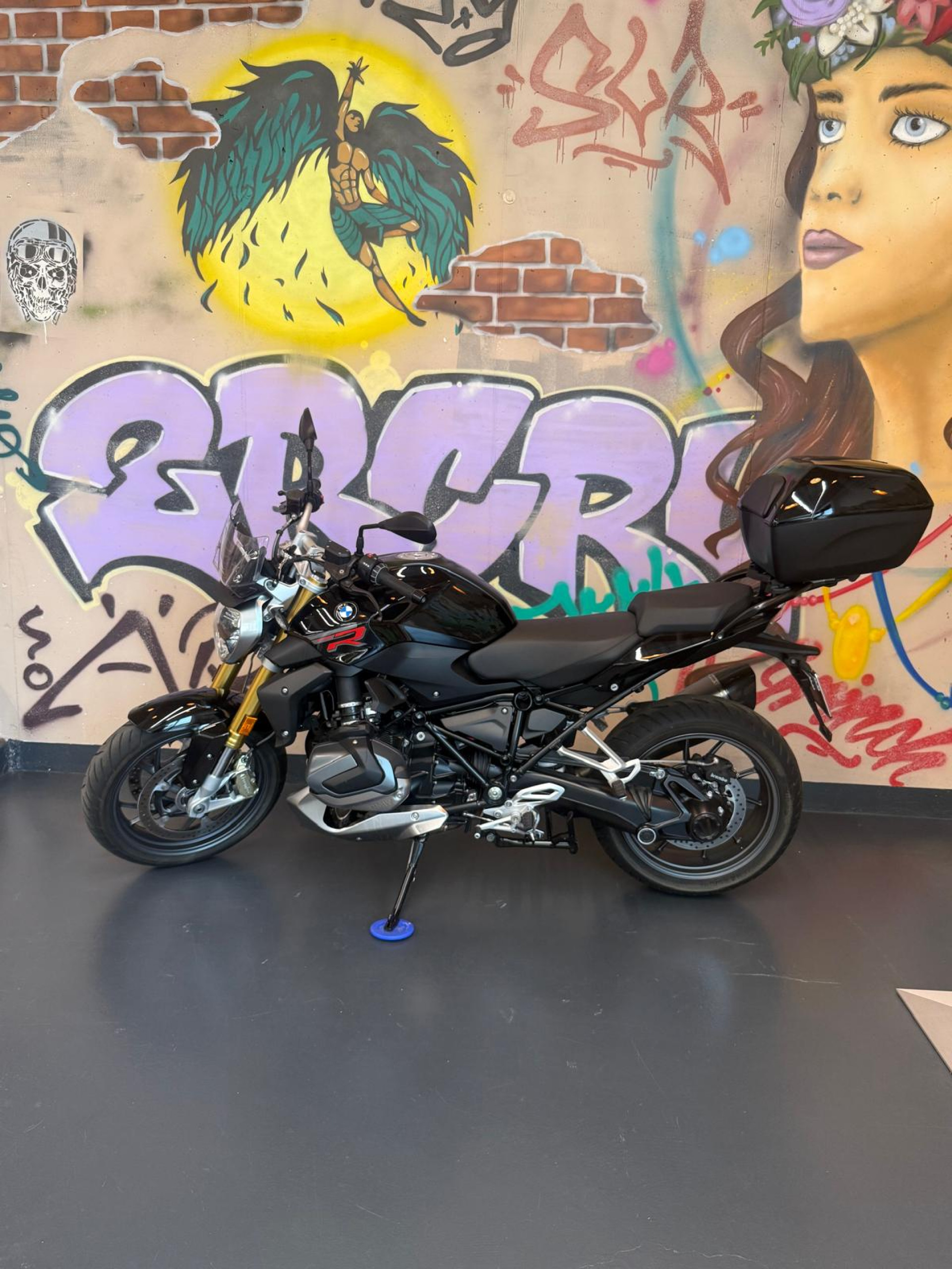 BMW R 1250 R-showroom-element-3