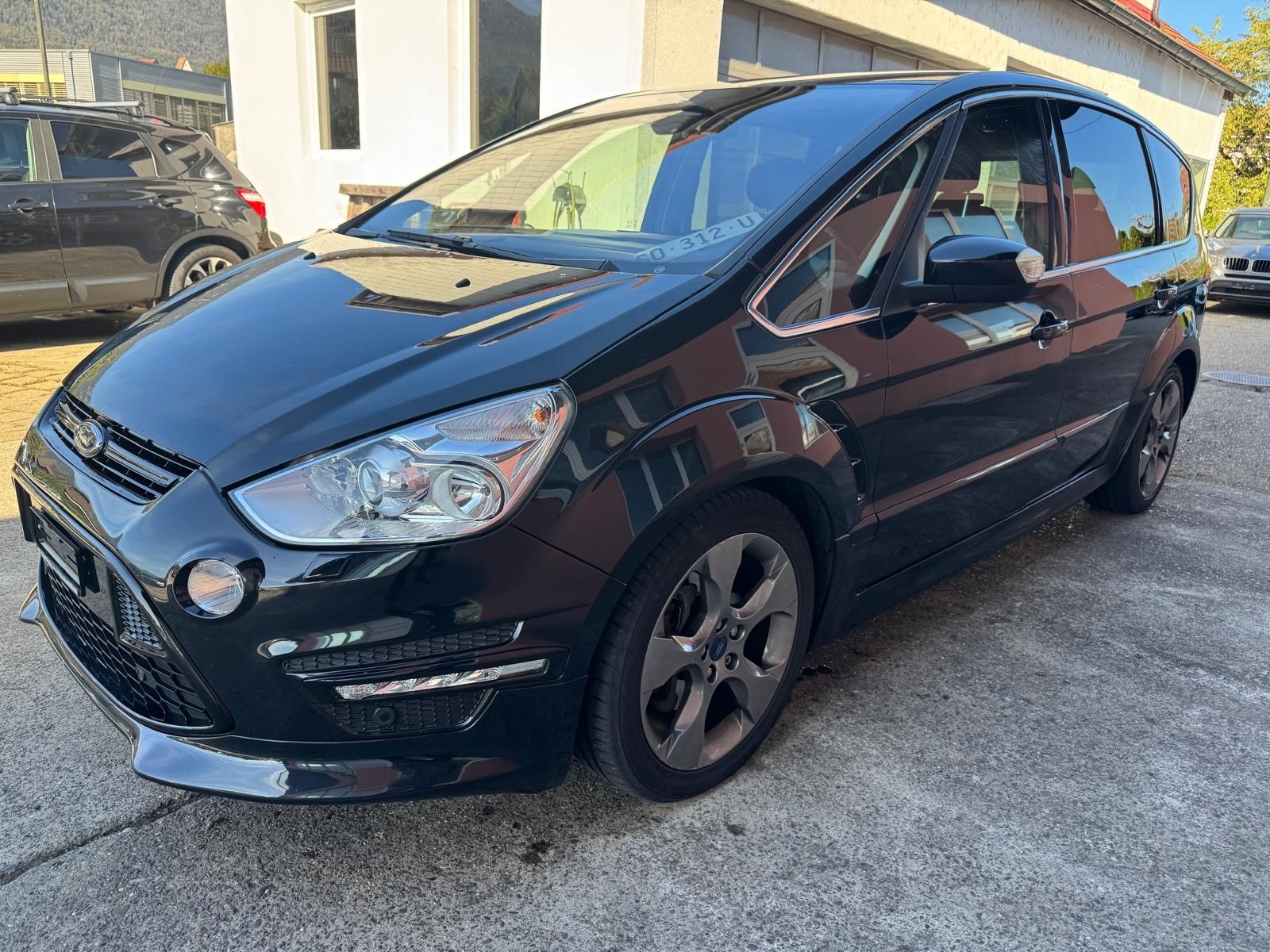 FORD S-Max 2.0 SCTi TitaniumS PowerShift-image-1