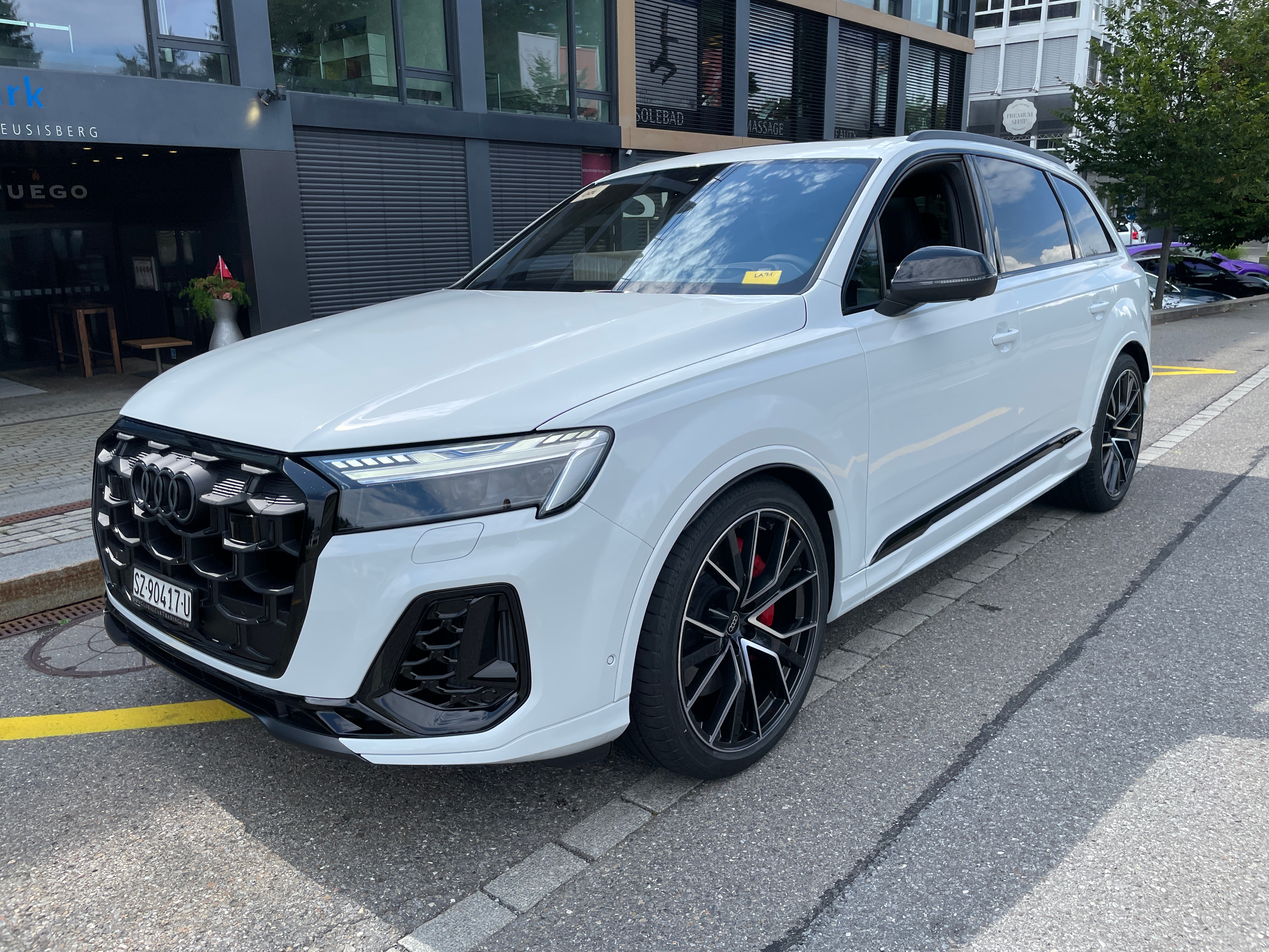 Car photo