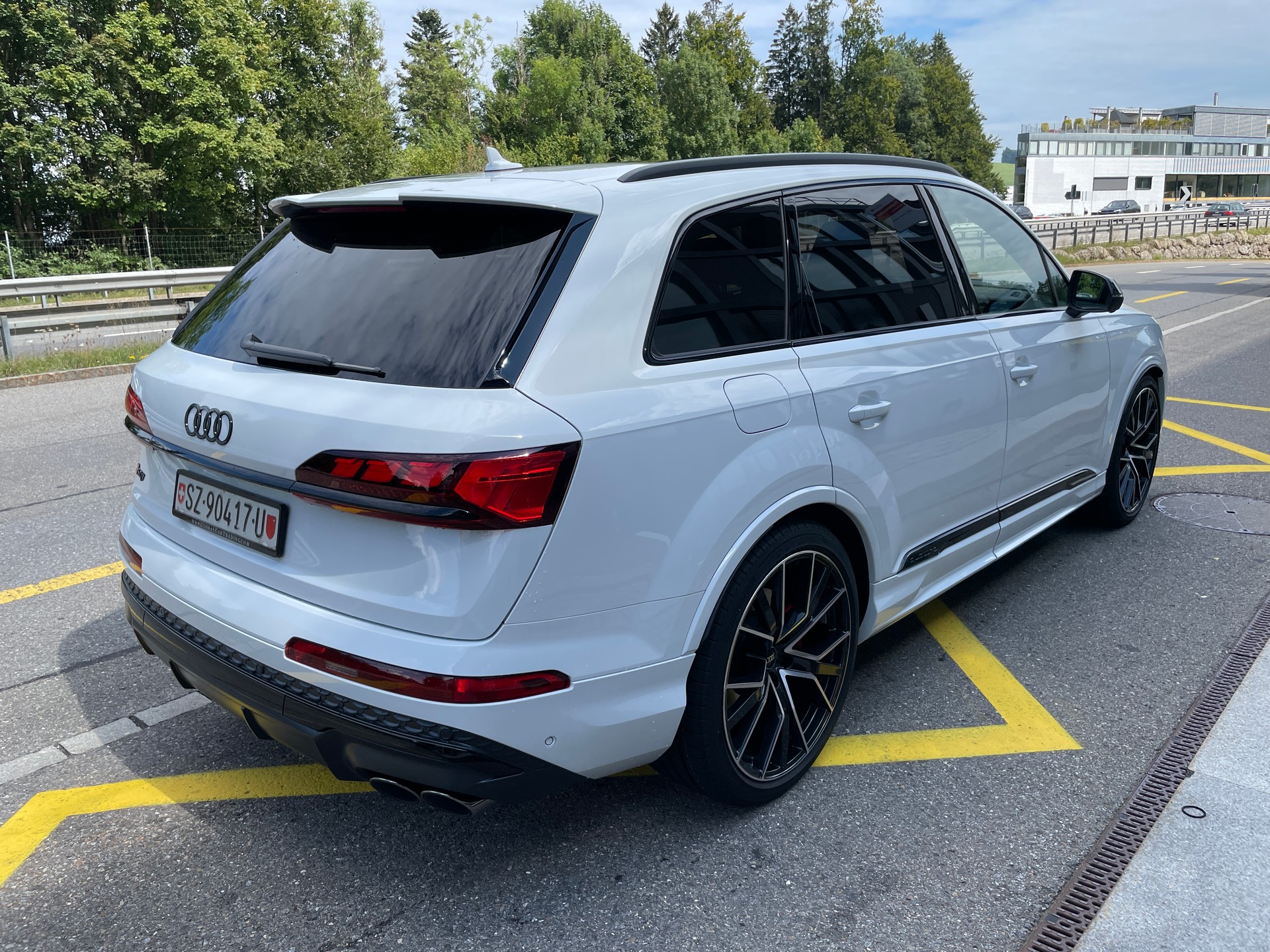 AUDI SQ7 TFSI quattro tiptronic-image-4