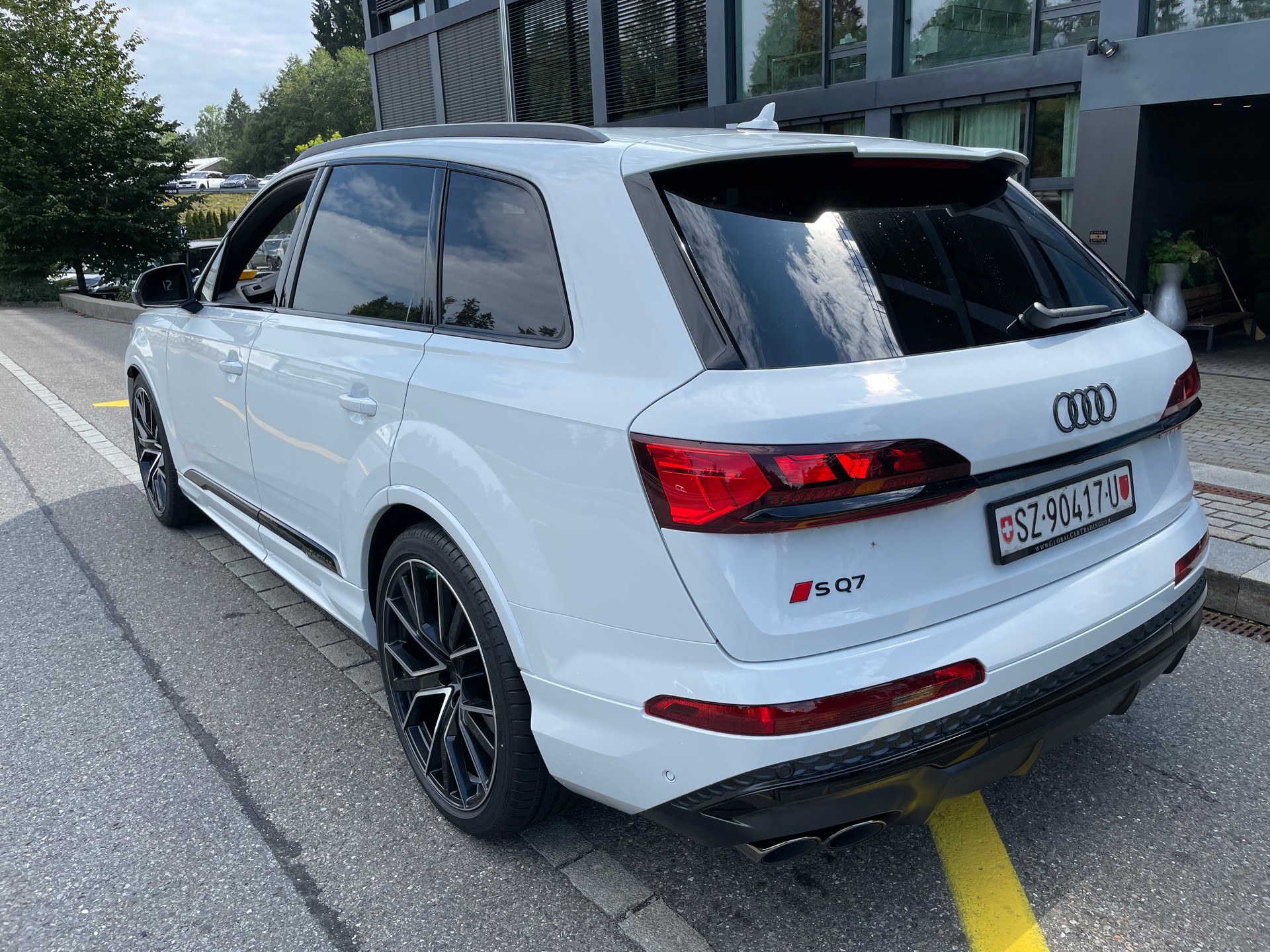 AUDI SQ7 TFSI quattro tiptronic-image-8