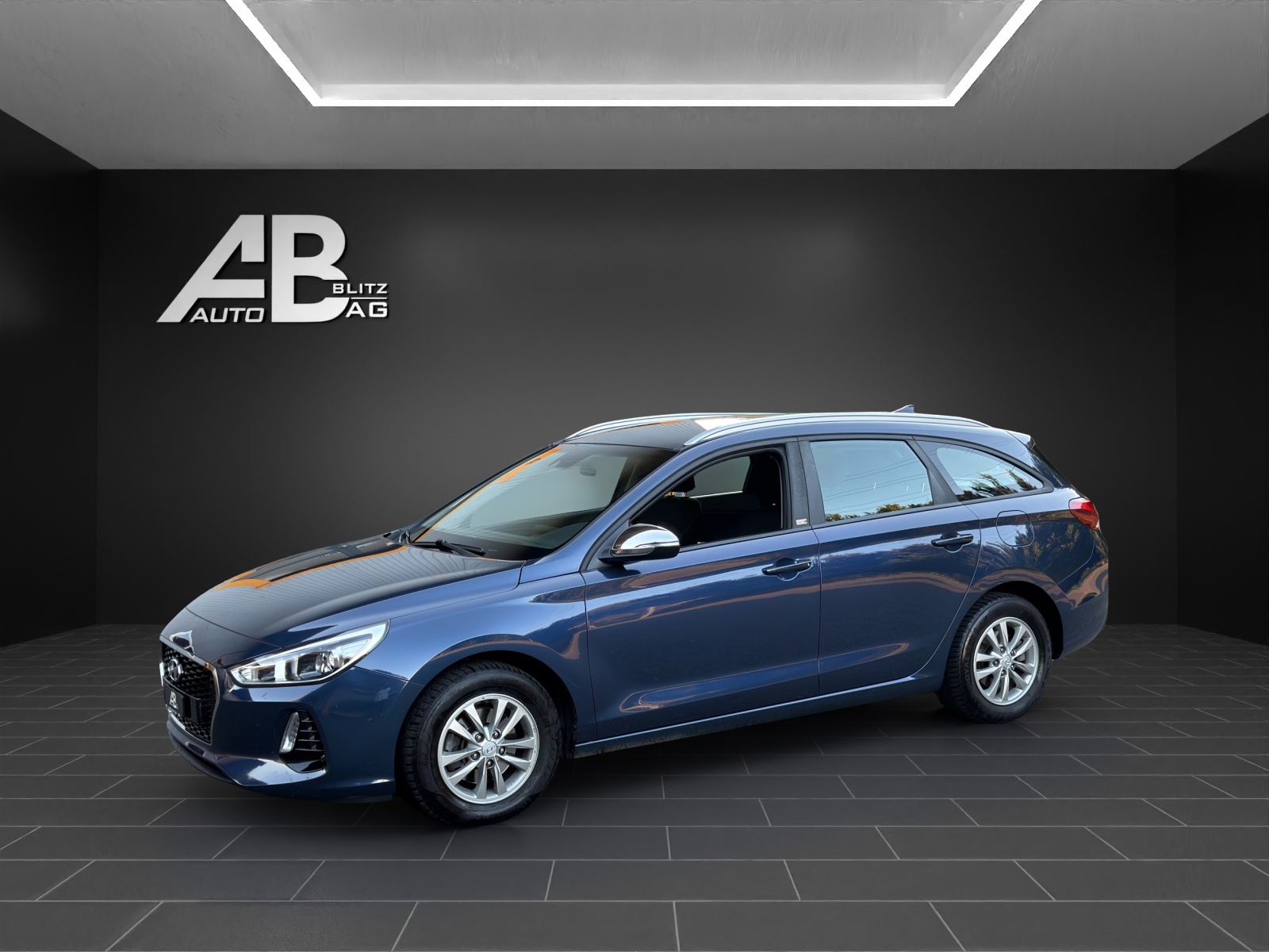 HYUNDAI i30 Wagon 1.6 CRDi Origo DCT-image-1