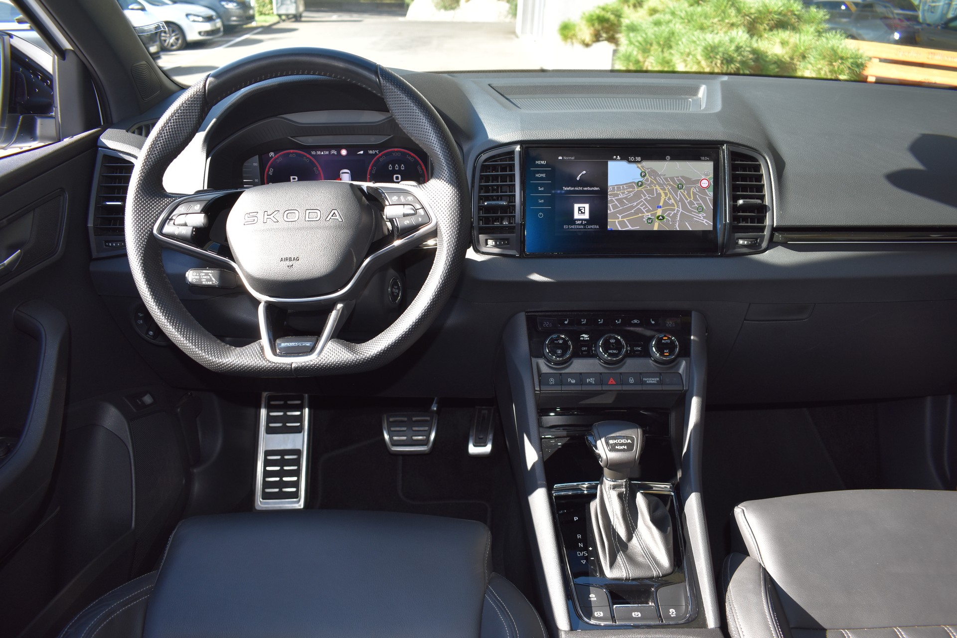 SKODA Karoq 2.0 TSI SportLine 4x4 DSG-image-8