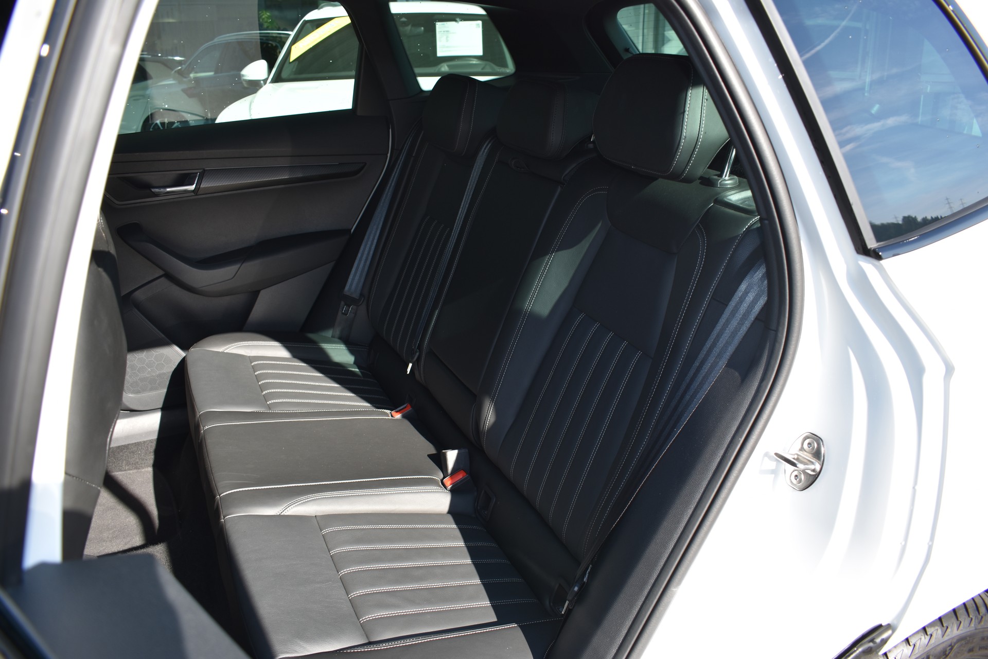SKODA Karoq 2.0 TSI SportLine 4x4 DSG-image-9