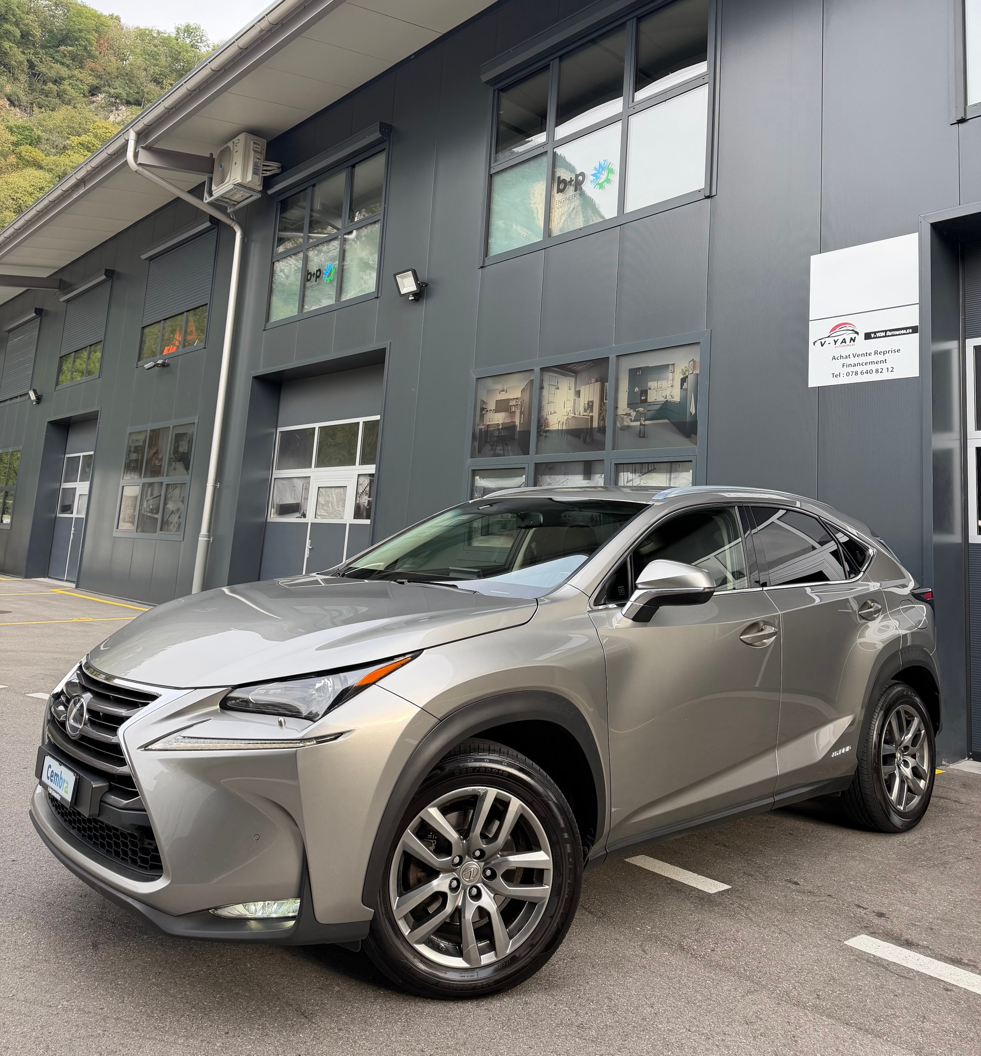 LEXUS NX 300h impression E-Four Automatic-image-0
