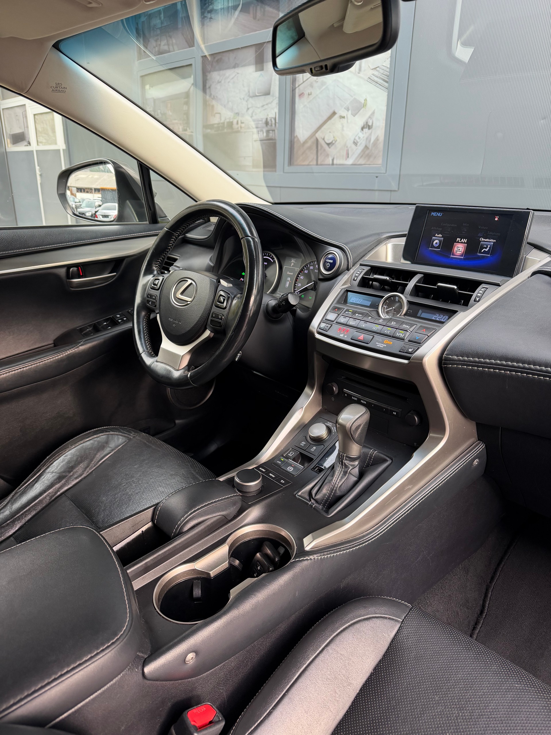 LEXUS NX 300h impression E-Four Automatic-image-11