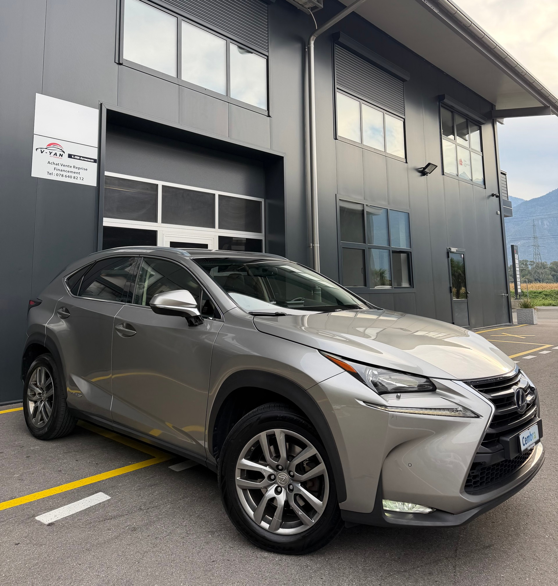 LEXUS NX 300h impression E-Four Automatic-image-1