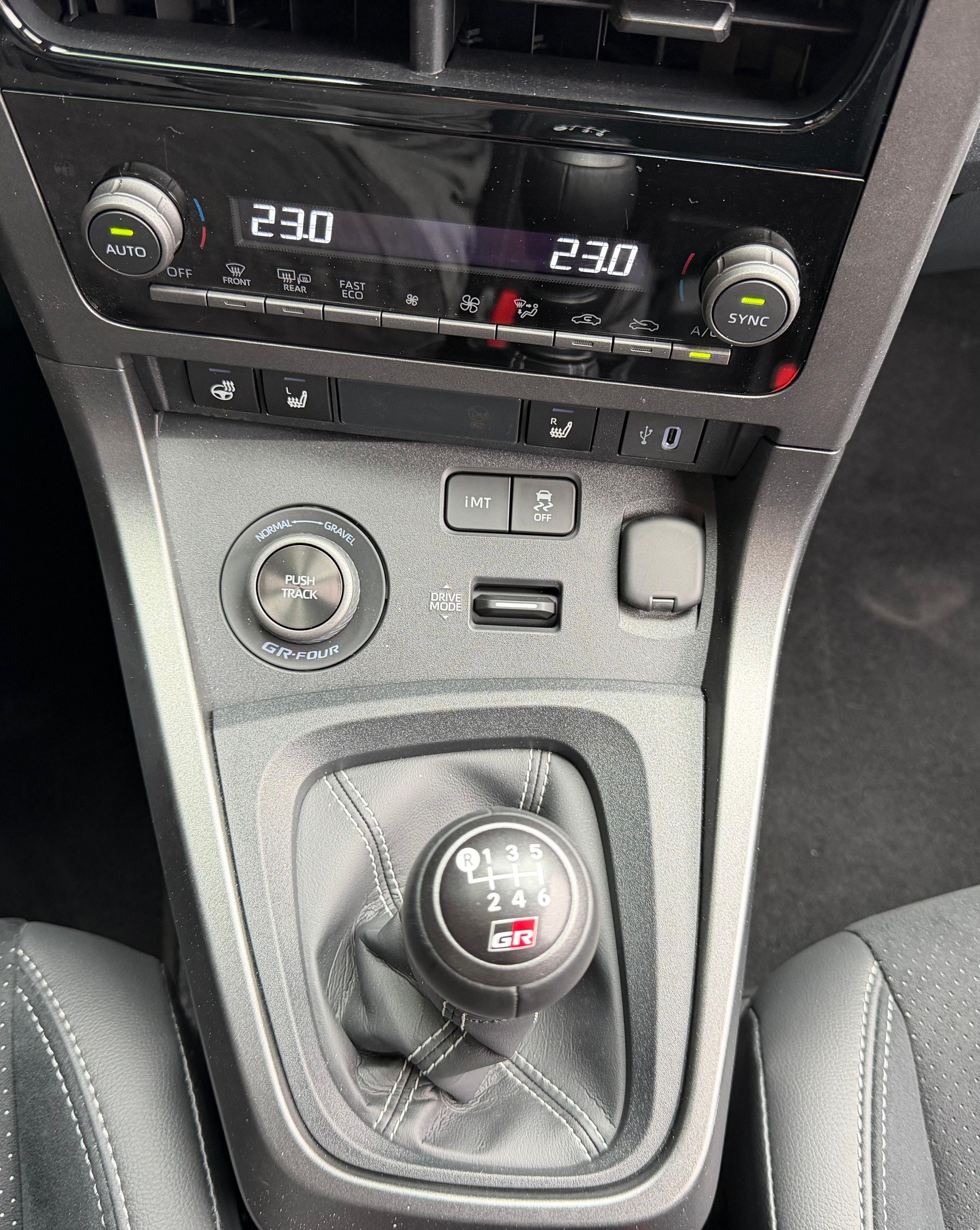 TOYOTA Yaris 1.6 GR Sport 2026 phase 2-image-19