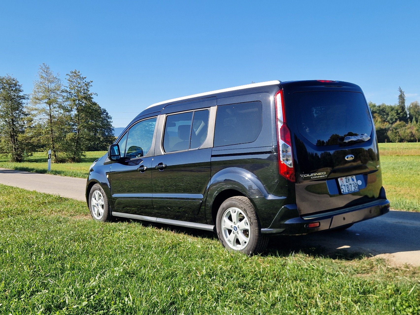 FORD 1.6 EcoB 150 Titanium-image-1
