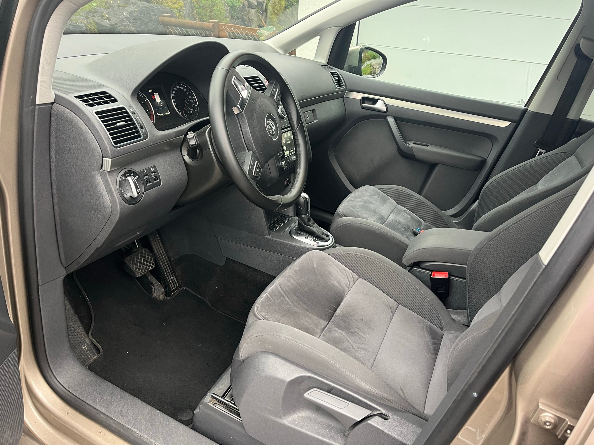 VW 1.4 TSI Highline DSG-image-1