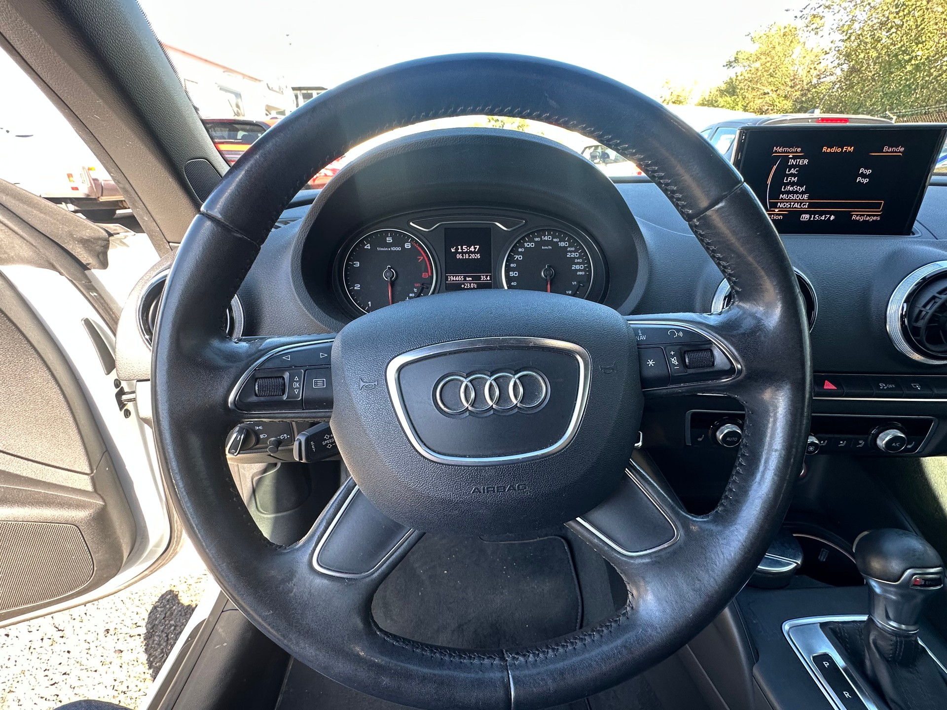 AUDI A3 Cabriolet 1.8 TFSI Attraction quattro S-tronic-image-12