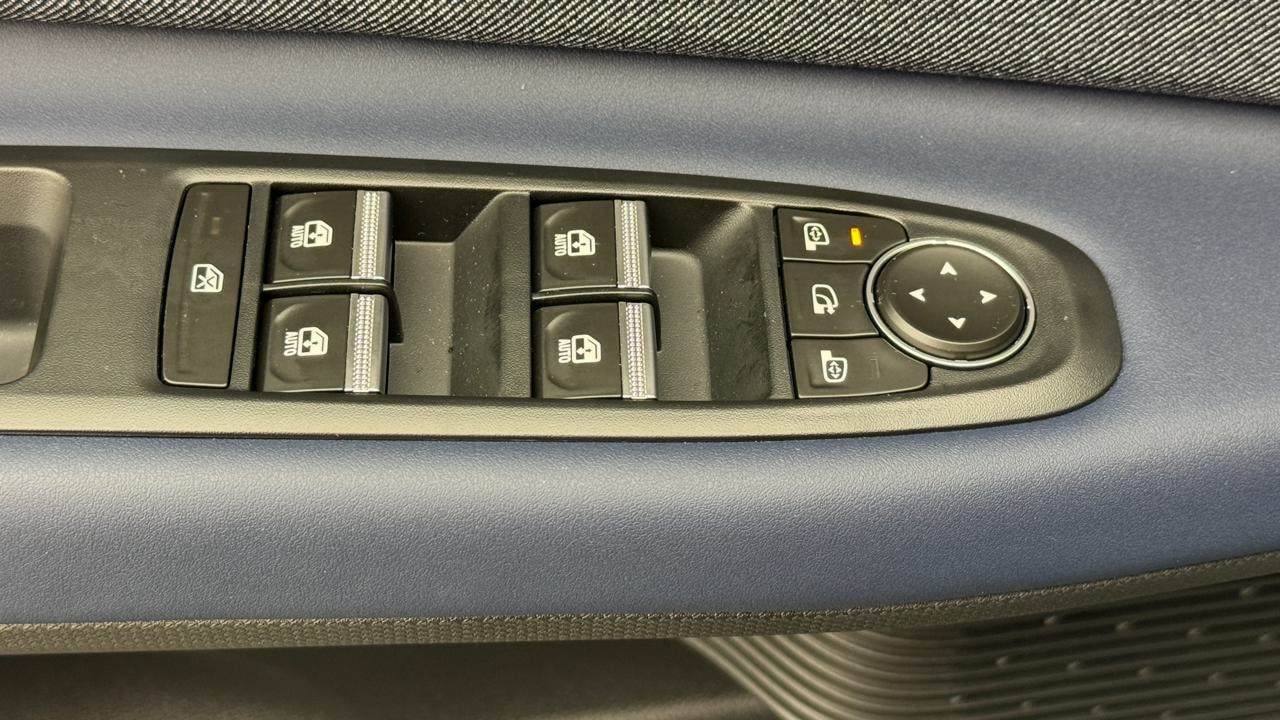 RENAULT R4 E-Tech Comfort Range 52 kWh Techno-image-8