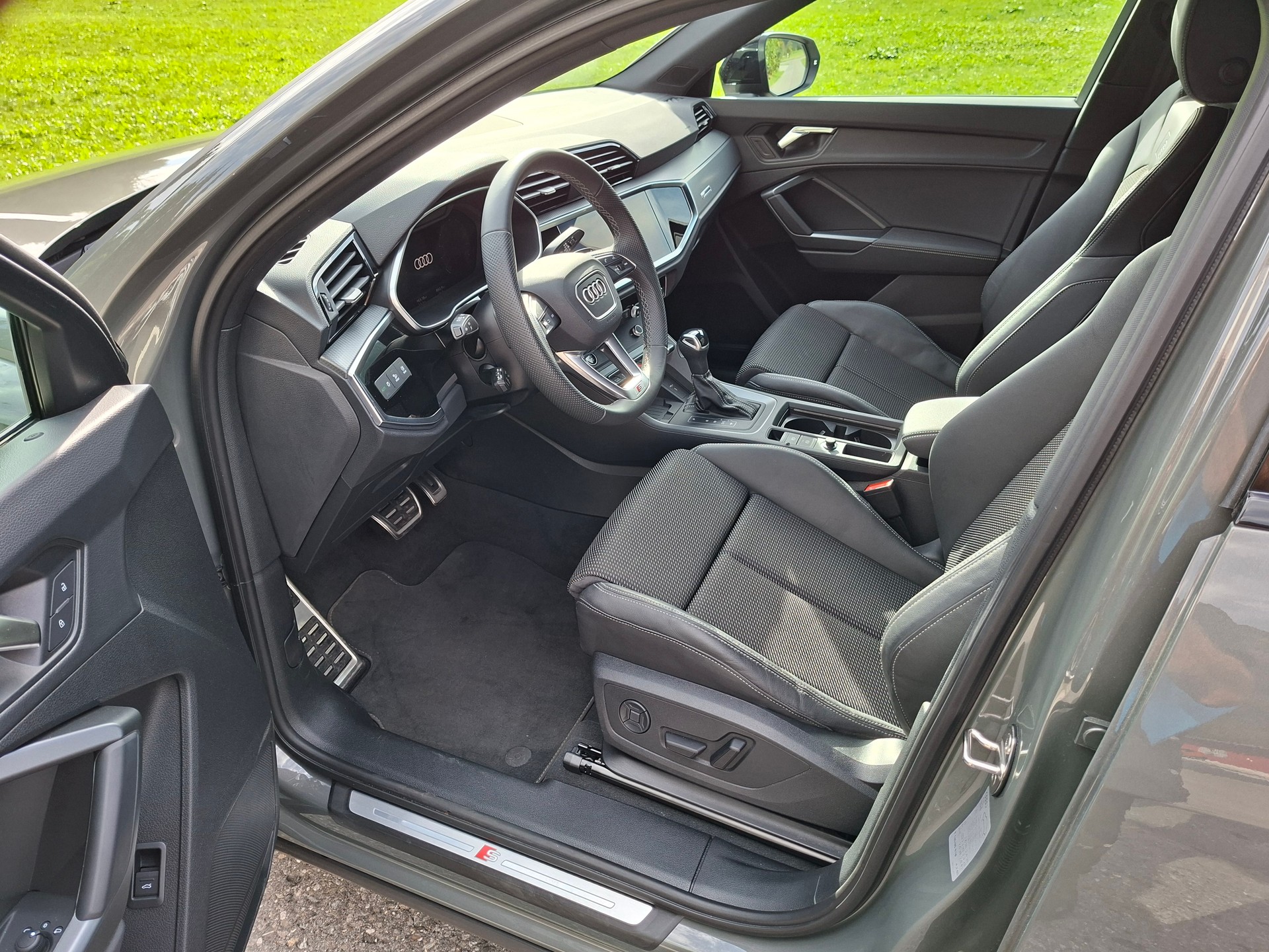 AUDI Q3 Sportback 35 TFSI Attraction S-tronic *Anhängerkupplung+8-fach bereift m. Pneu*-image-6