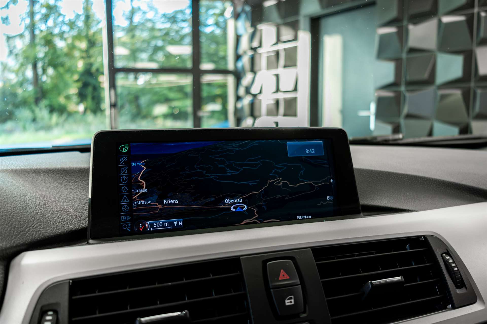 BMW 320d Touring Luxury Line-image-16