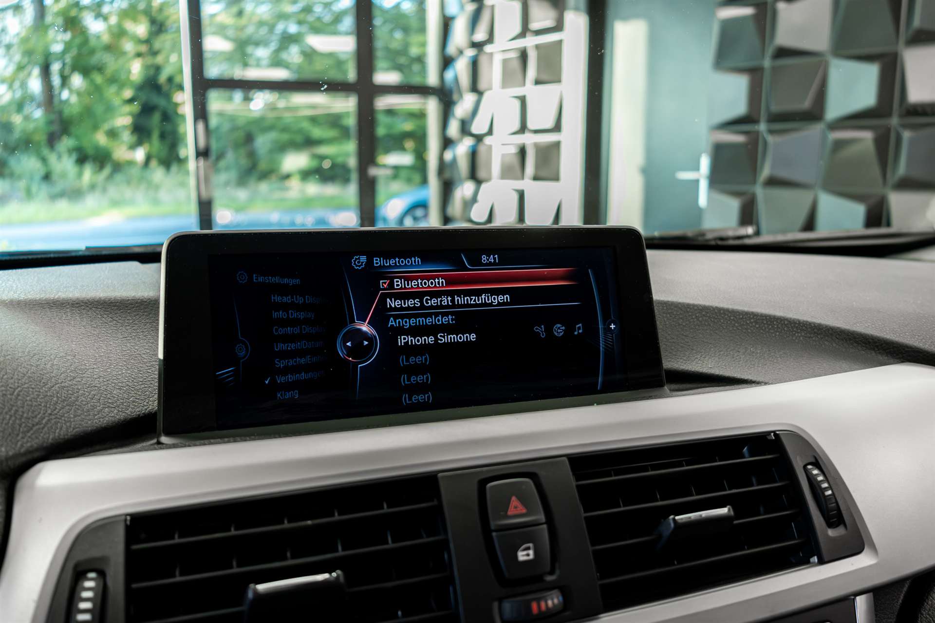 BMW 320d Touring Luxury Line-image-14