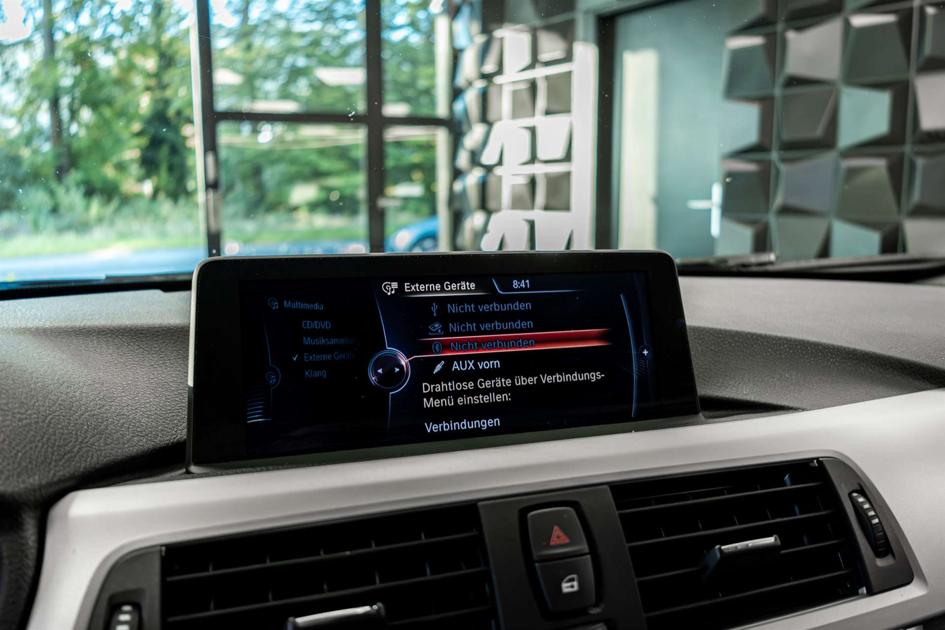 BMW 320d Touring Luxury Line-image-15