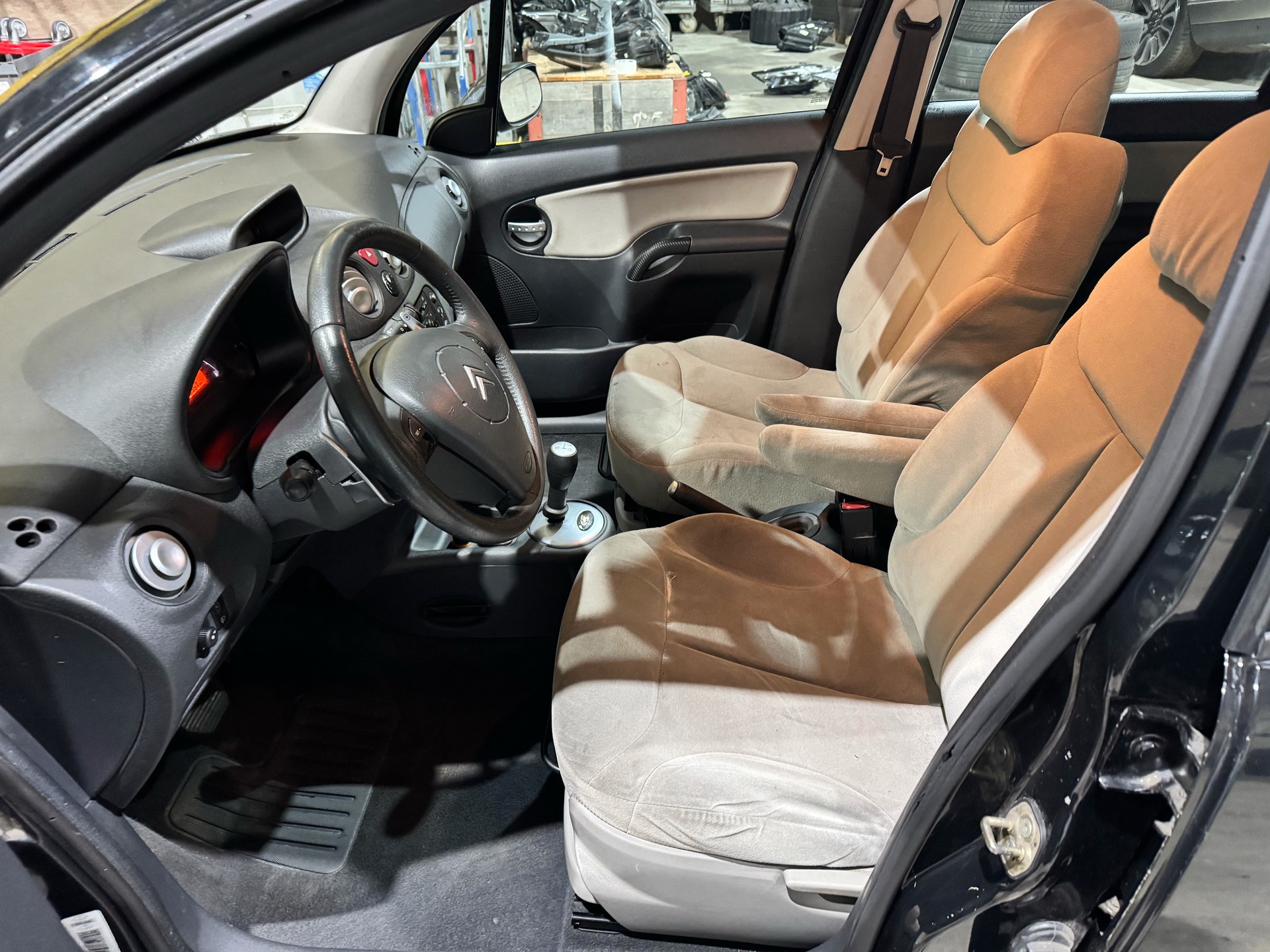 CITROEN C3 1.6i 16V Exclusive-image-8