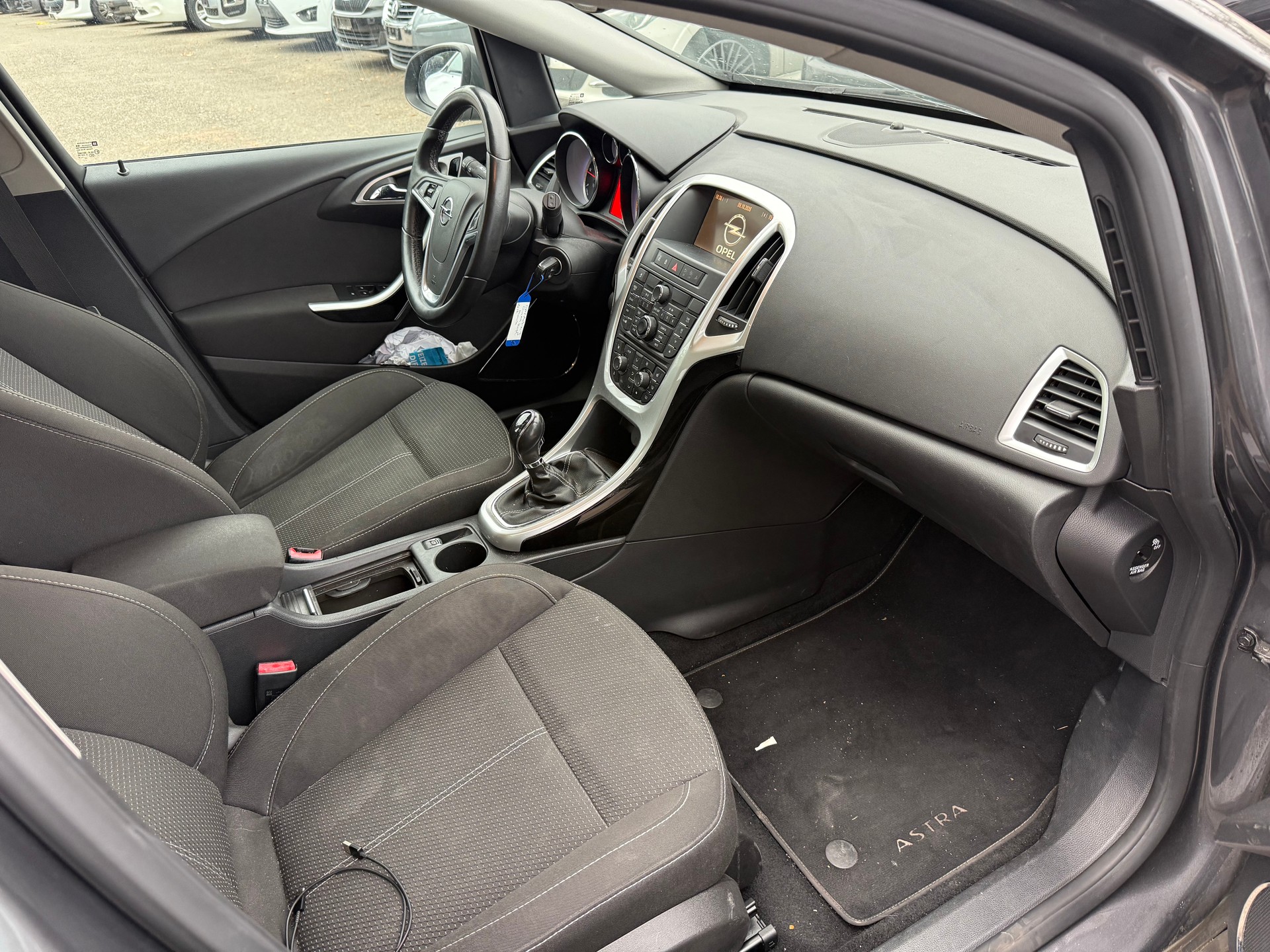 OPEL Astra SportsTourer 2.0 CDTi Cosmo-image-10