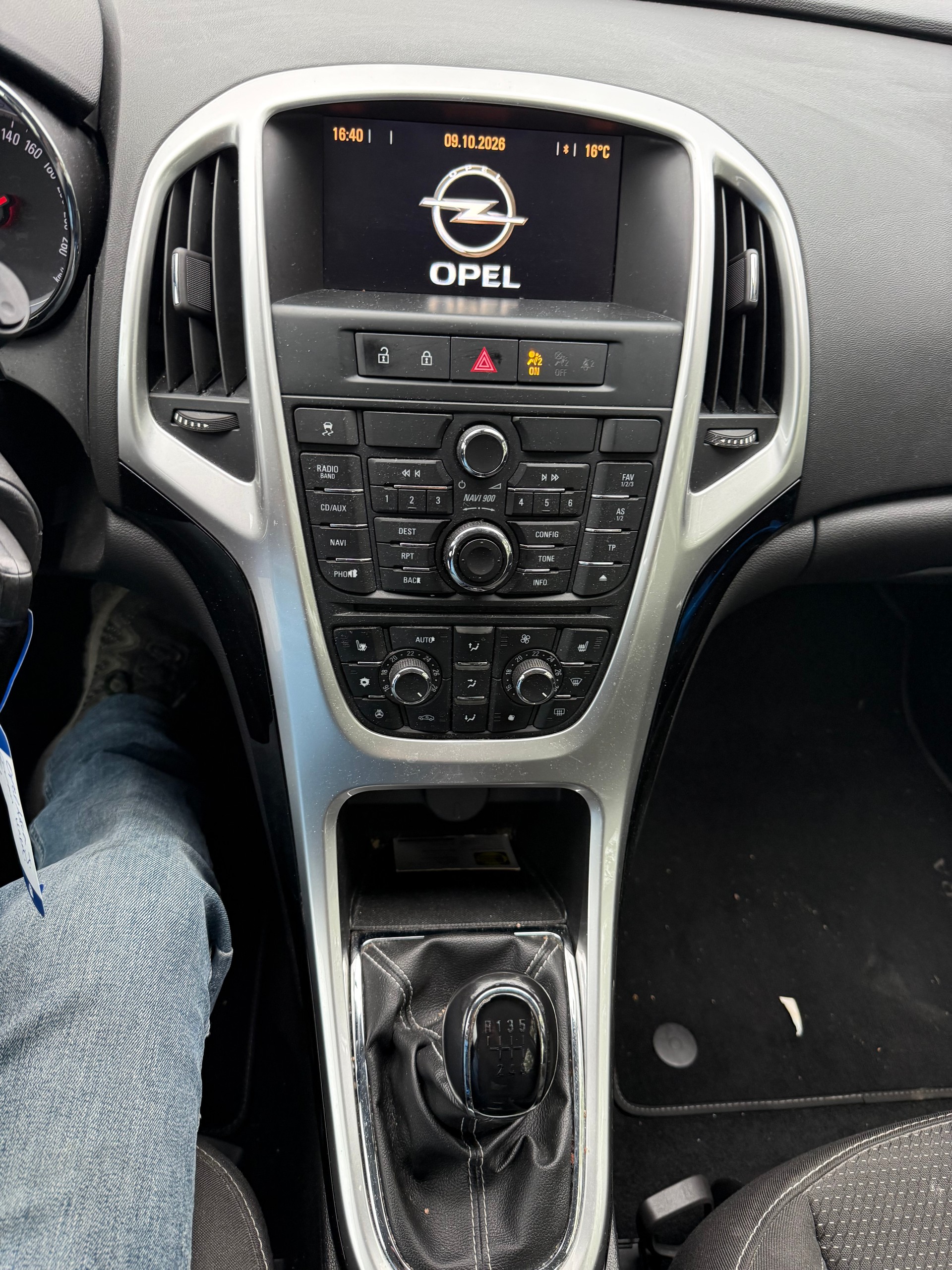 OPEL Astra SportsTourer 2.0 CDTi Cosmo-image-13