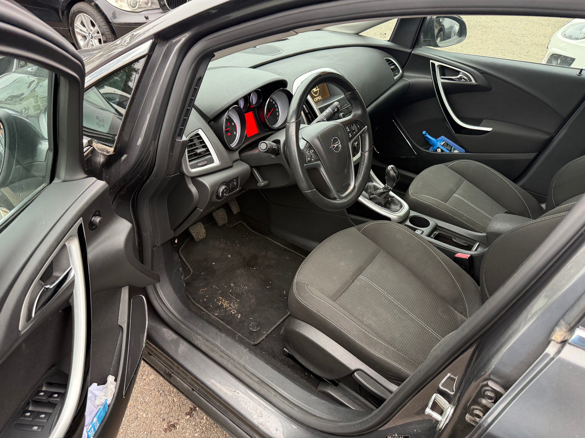 OPEL Astra SportsTourer 2.0 CDTi Cosmo-image-11