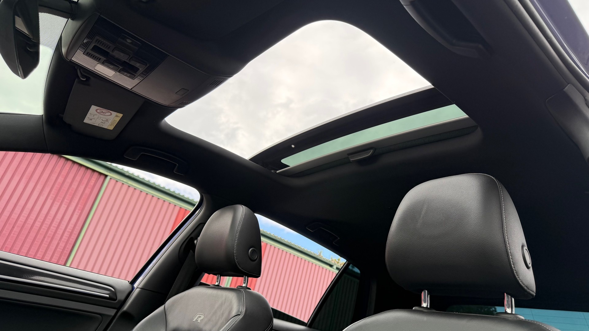 VW Golf 2.0 TSI R 4Motion DSG-image-13