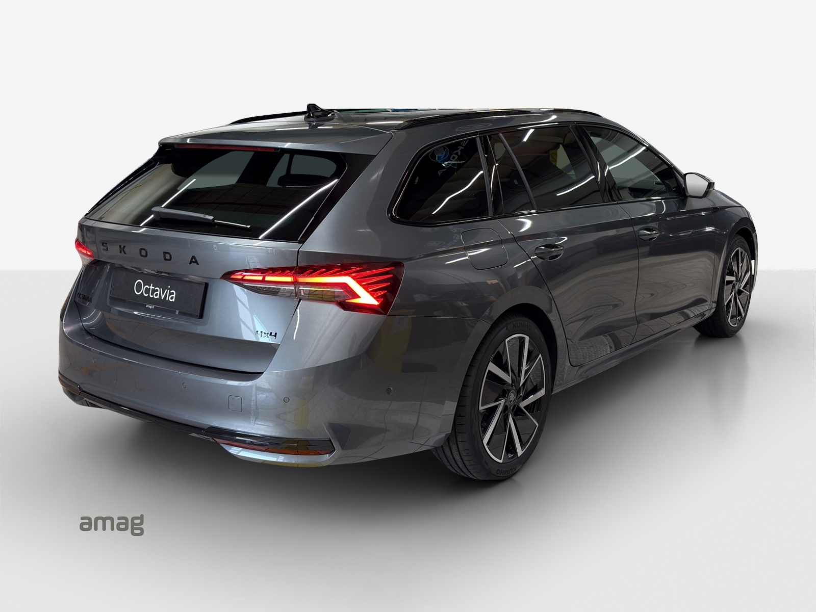 SKODA Octavia Combi 2.0 TSI DSG Sport Line 4x4-image-4