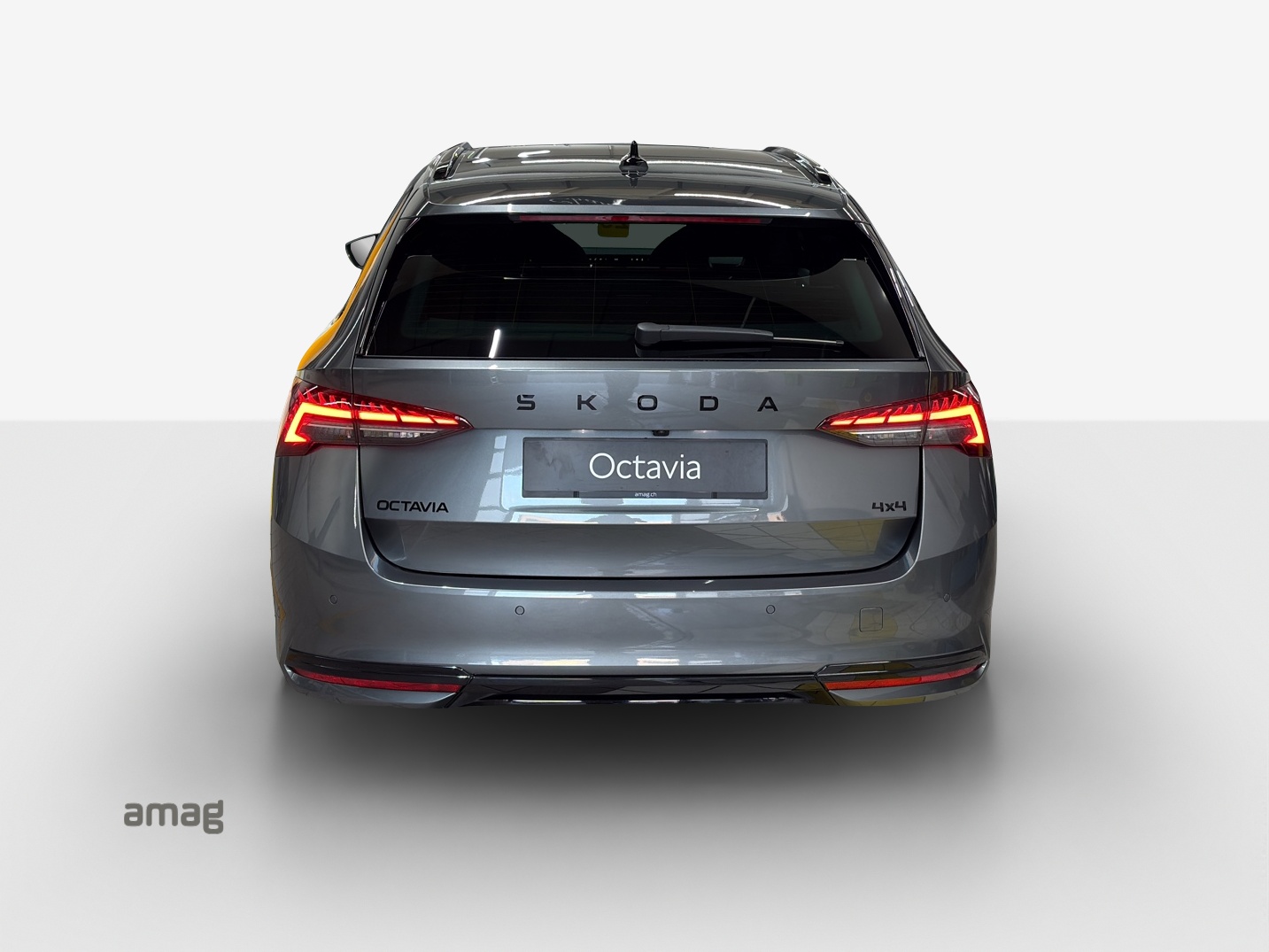 SKODA Octavia Combi 2.0 TSI DSG Sport Line 4x4-image-3
