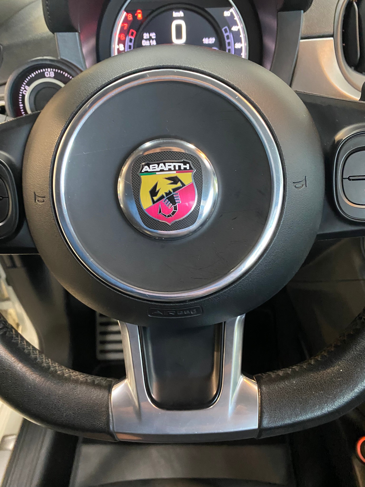 FIAT 595C 1.4 16V Turbo Abarth Turismo Dualogic-image-23