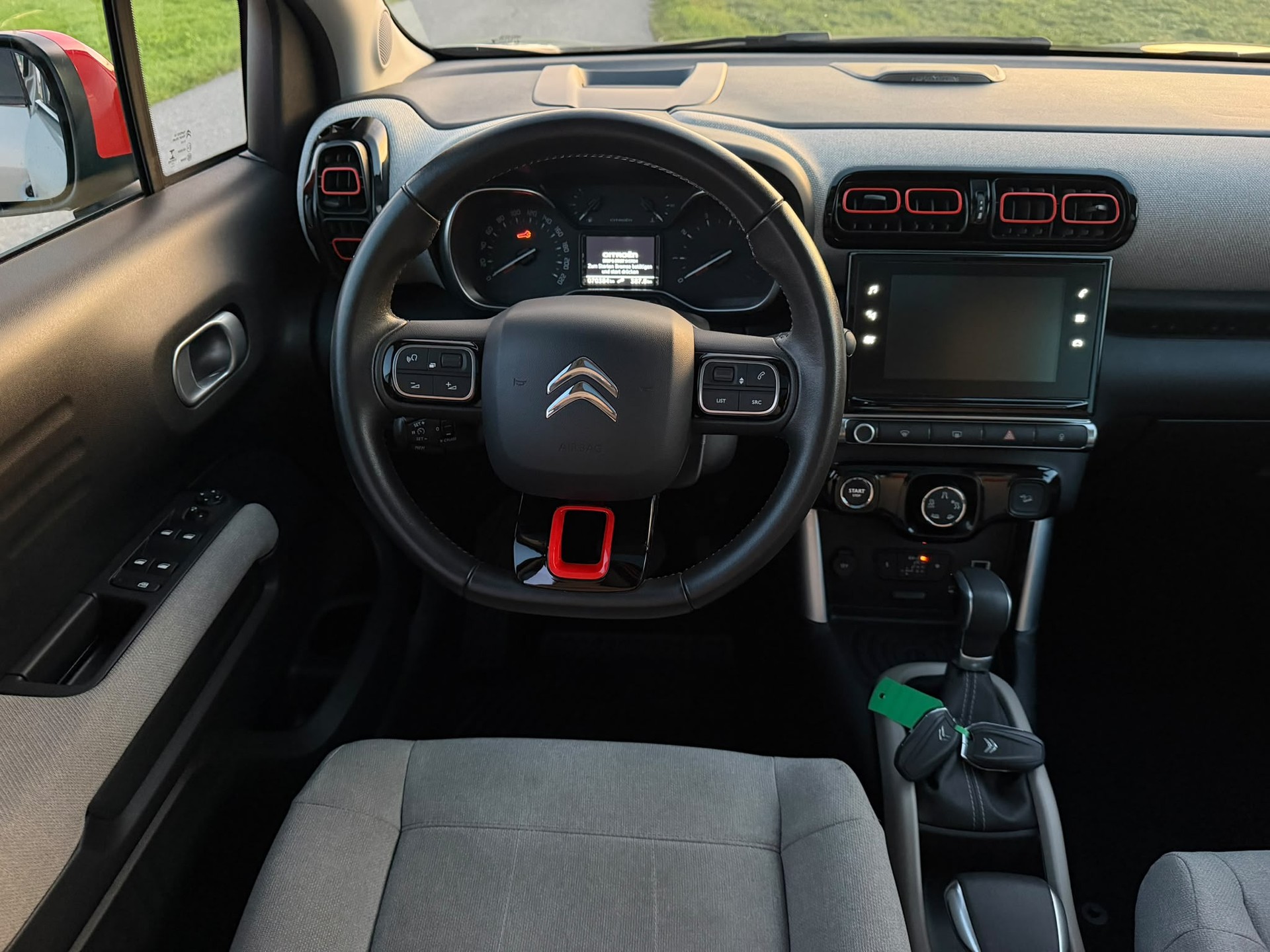 CITROEN C3 Aircross 1.2i PureTech Shine EAT-image-14