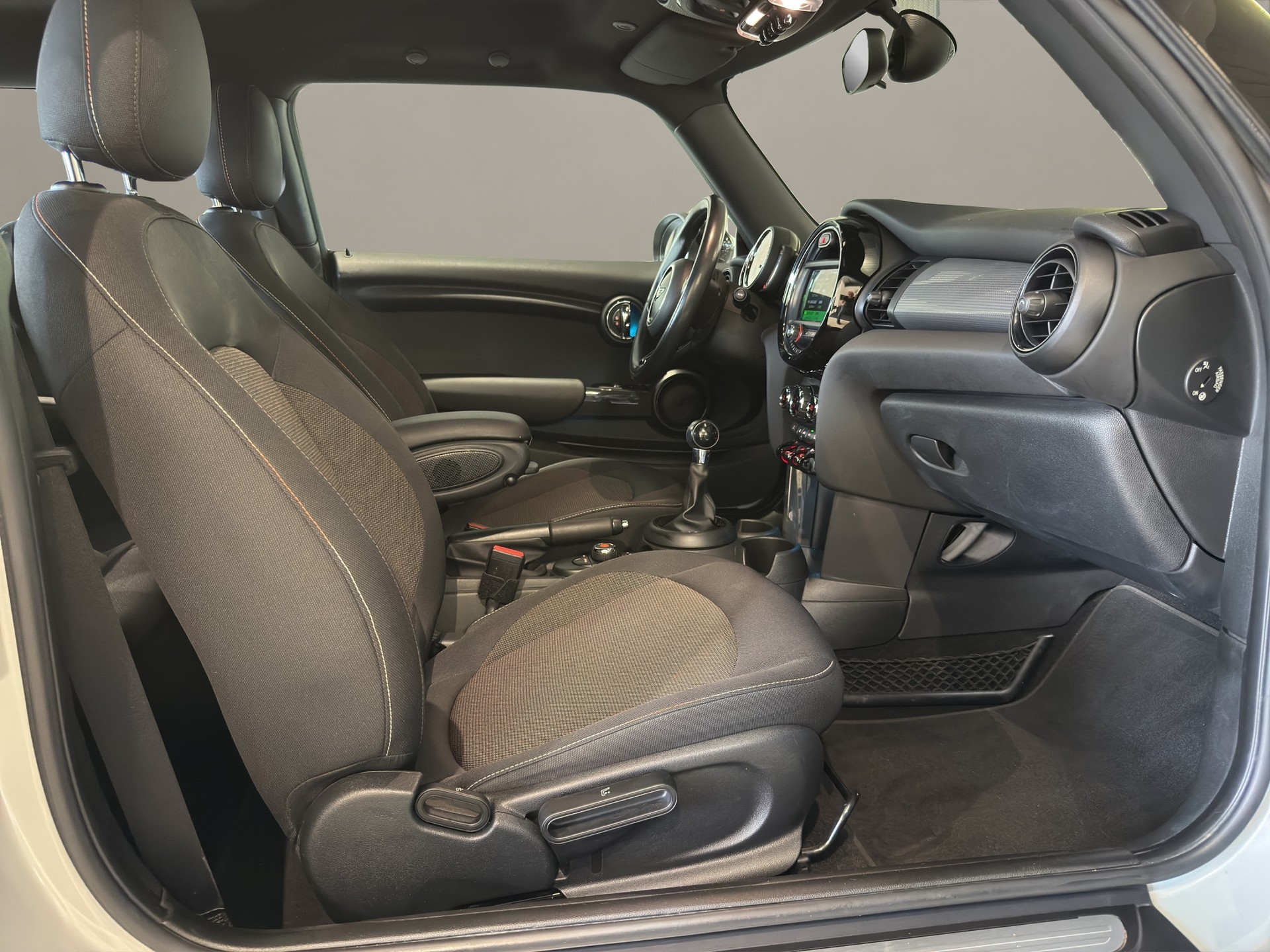 MINI Cooper-image-25