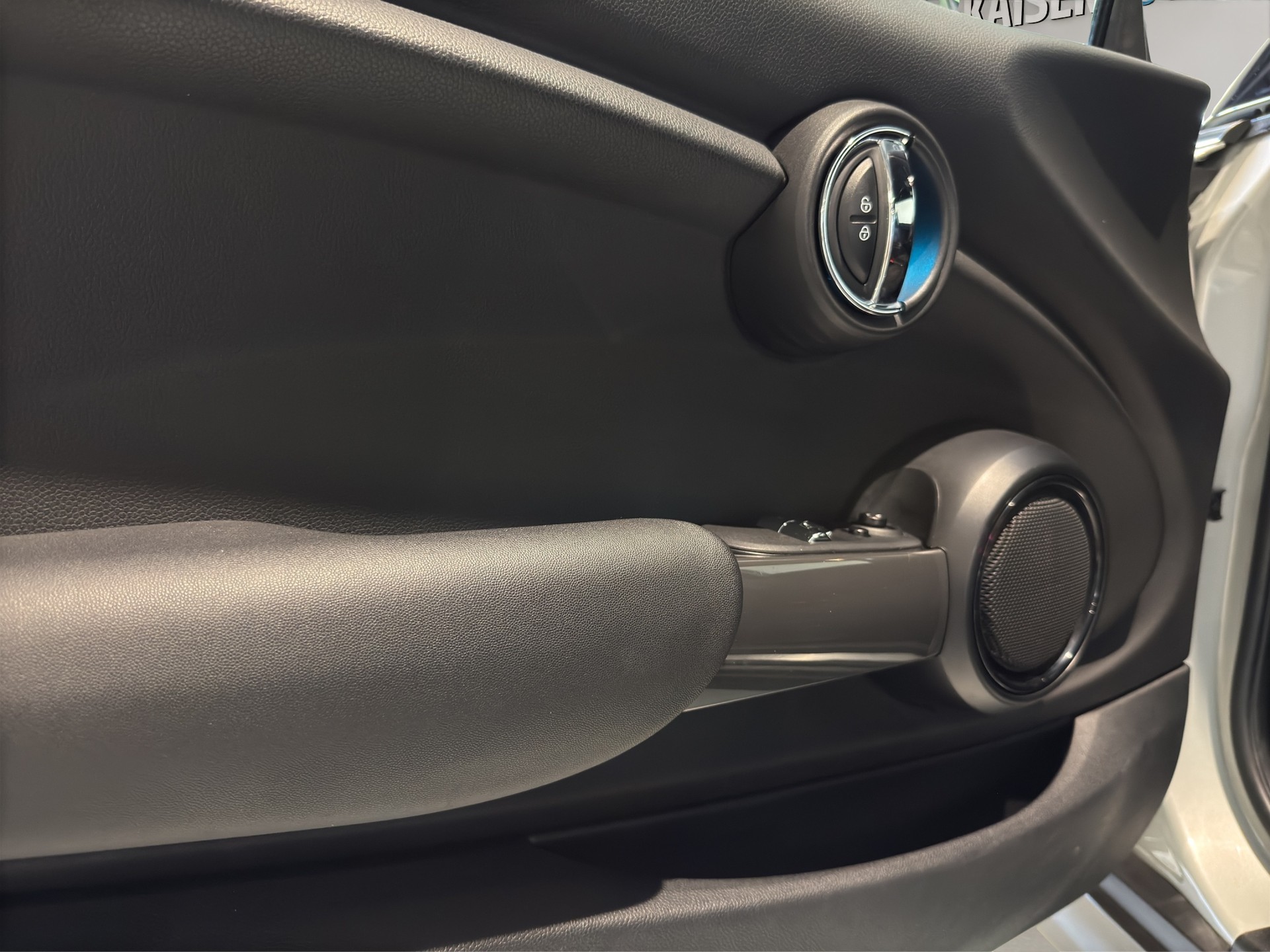 MINI Cooper-image-5