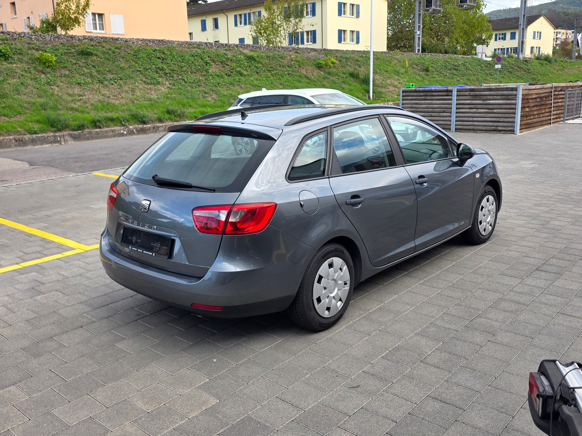 SEAT Ibiza ST 1.4 Style*Frisch Mfk und Service*8 fach*-image-4