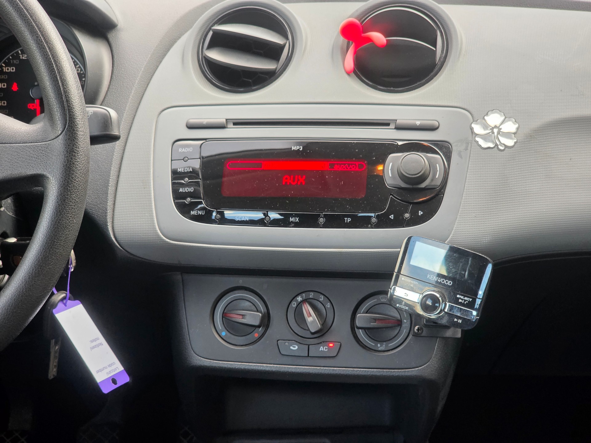 SEAT Ibiza ST 1.4 Style*Frisch Mfk und Service*8 fach*-image-12