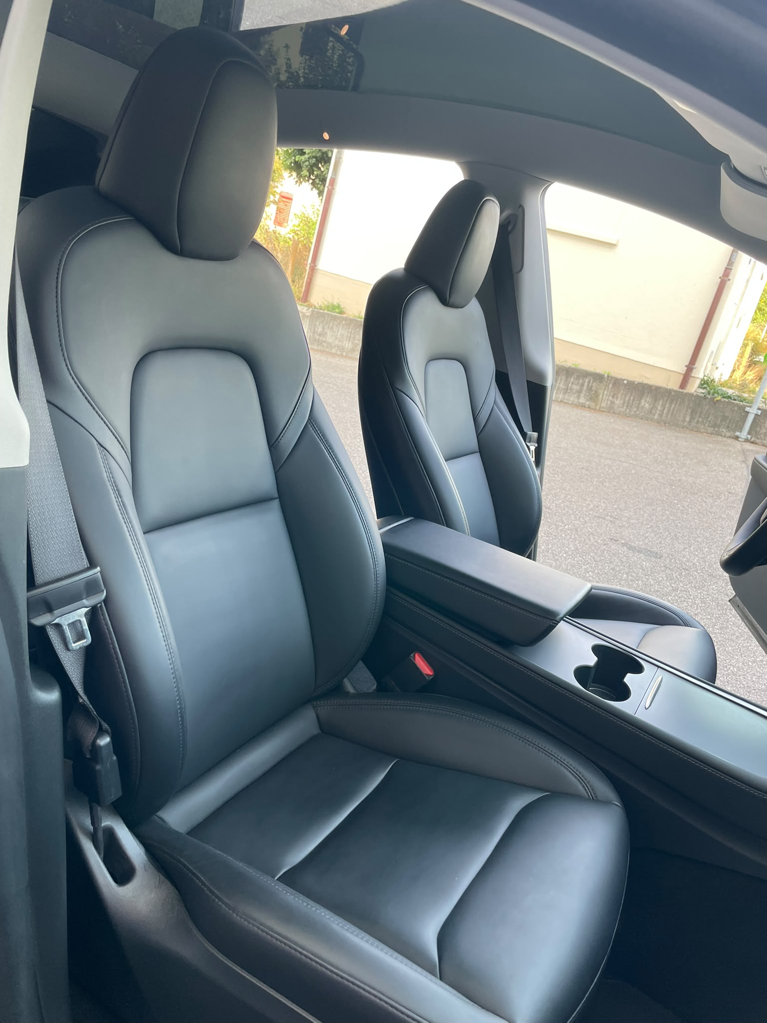TESLA Model Y Performance SOH 92% All Black Maxton 514 km (WLTP) 534PS Made in Berlin Werksgarantie-image-14